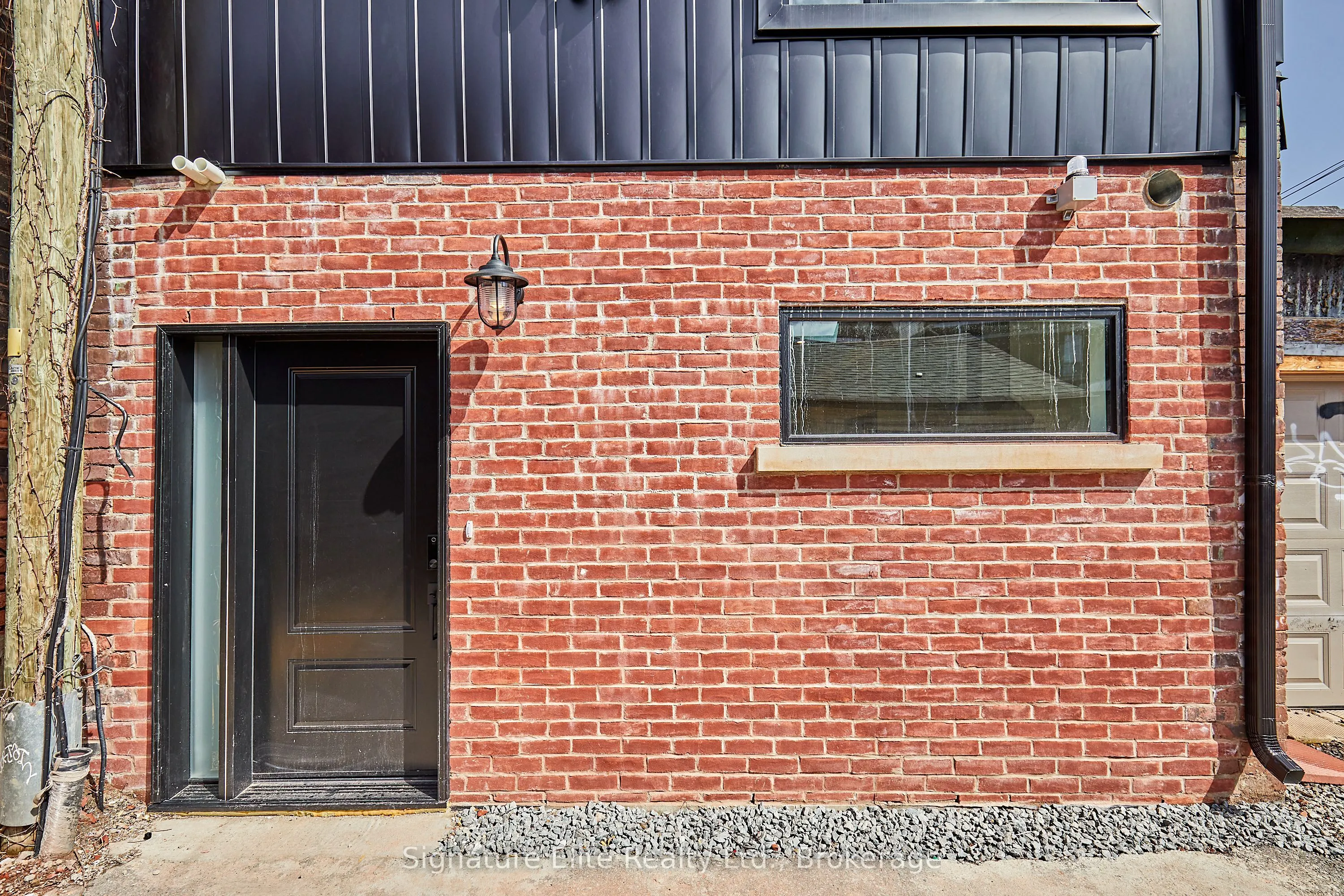 200 Heward Avenue, #Laneway