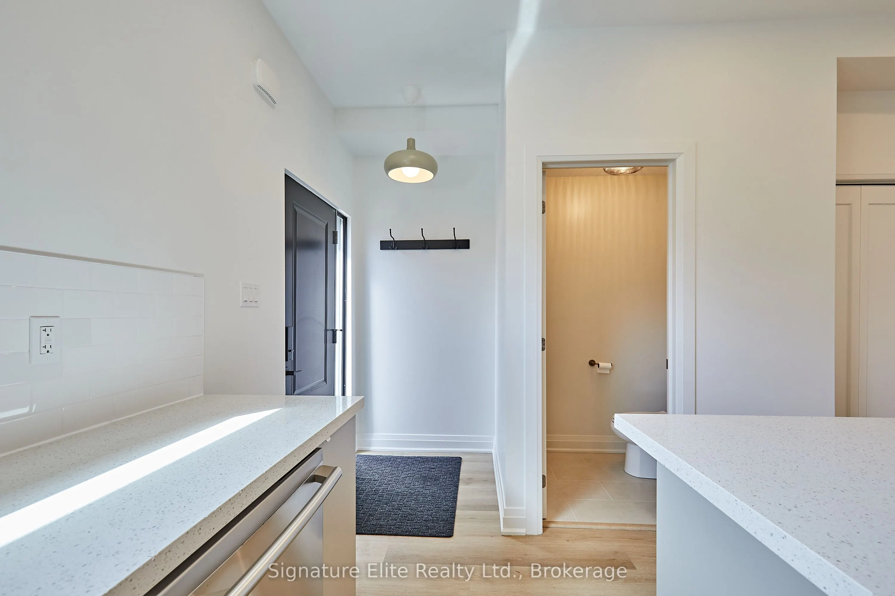200 Heward Avenue, #Laneway