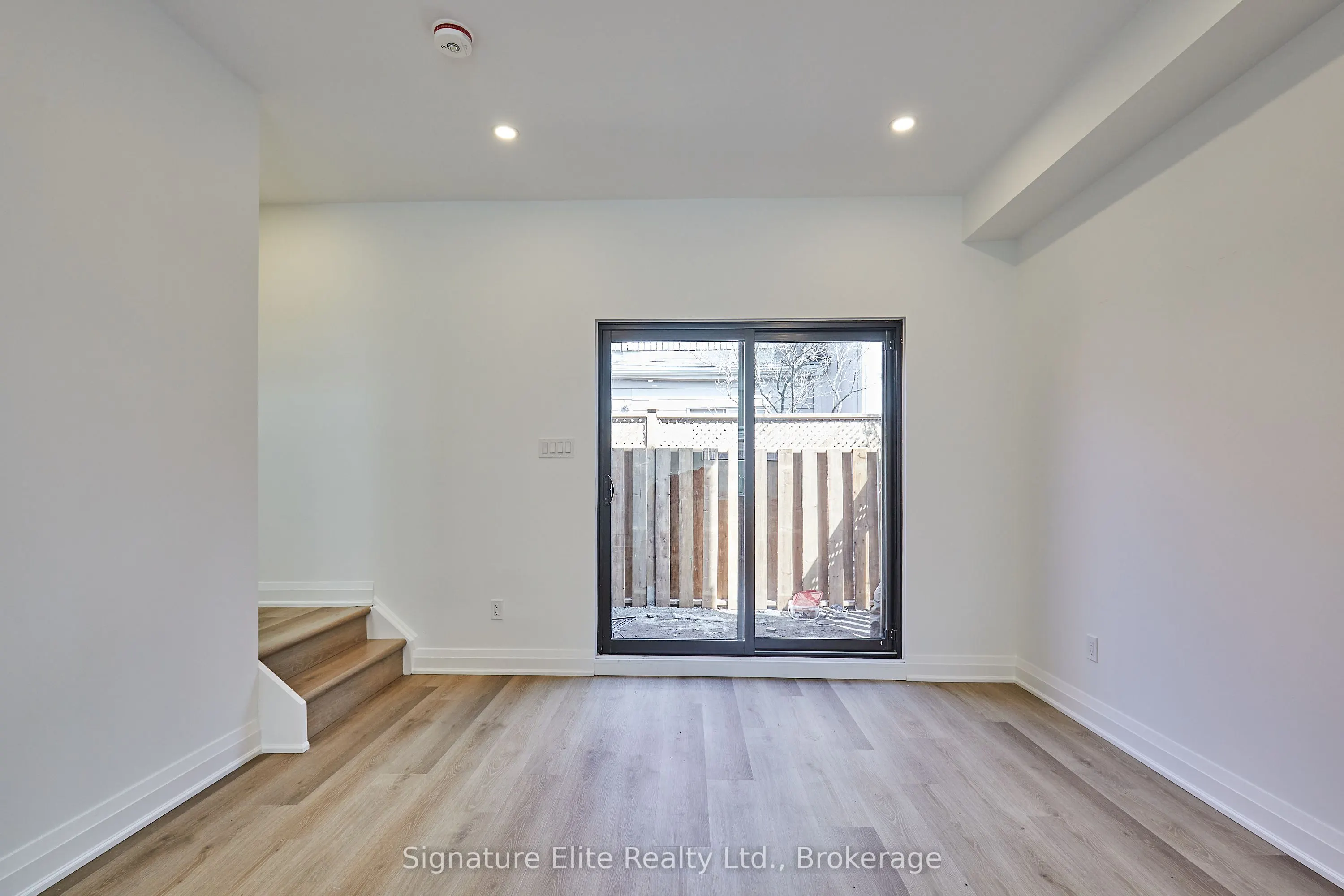 200 Heward Avenue, #Laneway
