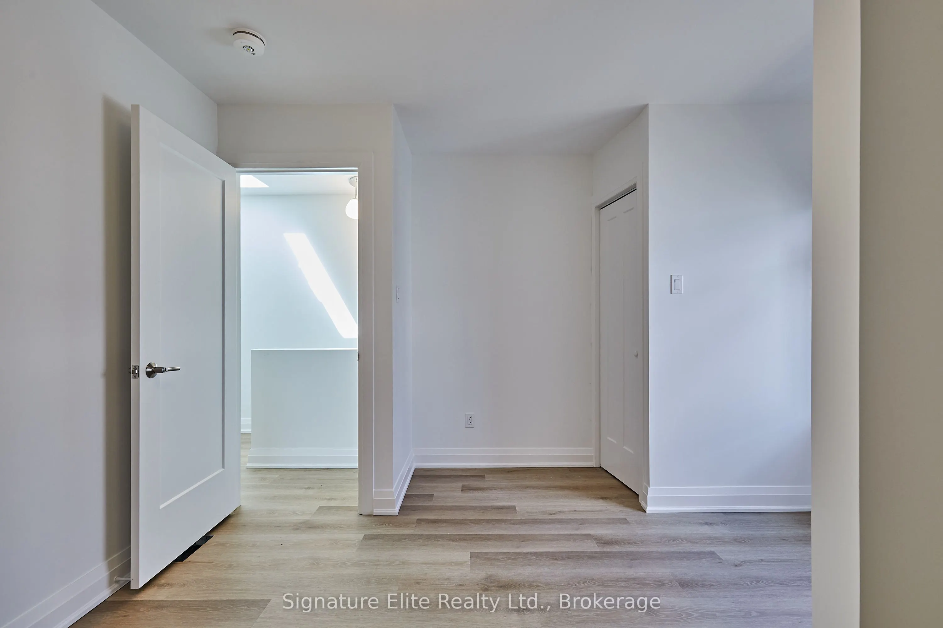 200 Heward Avenue, #Laneway