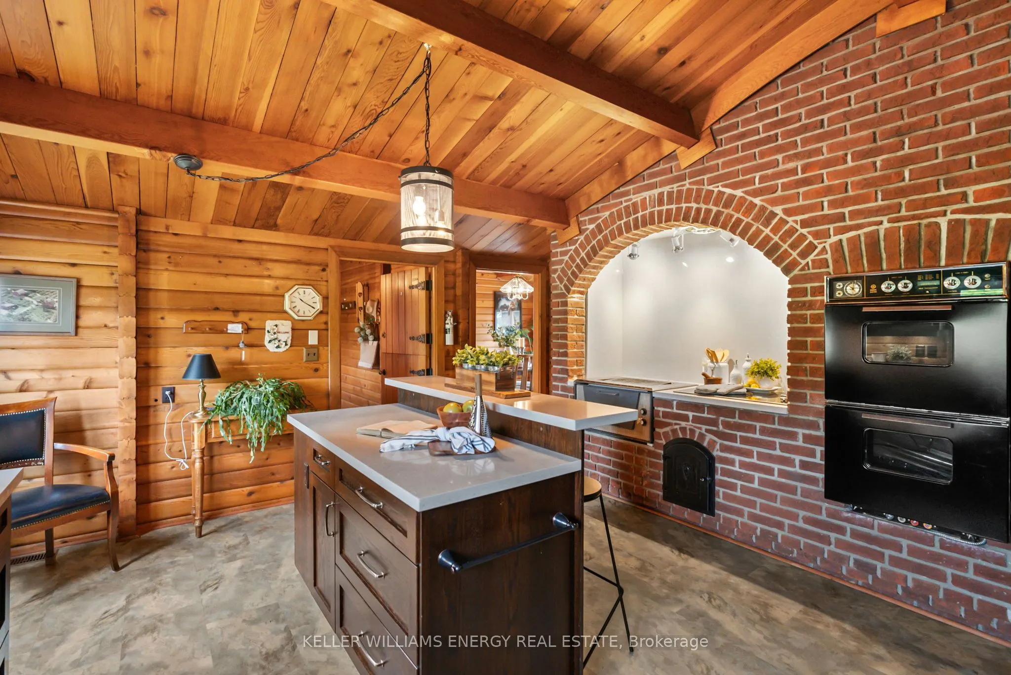 7368 Mercer Road