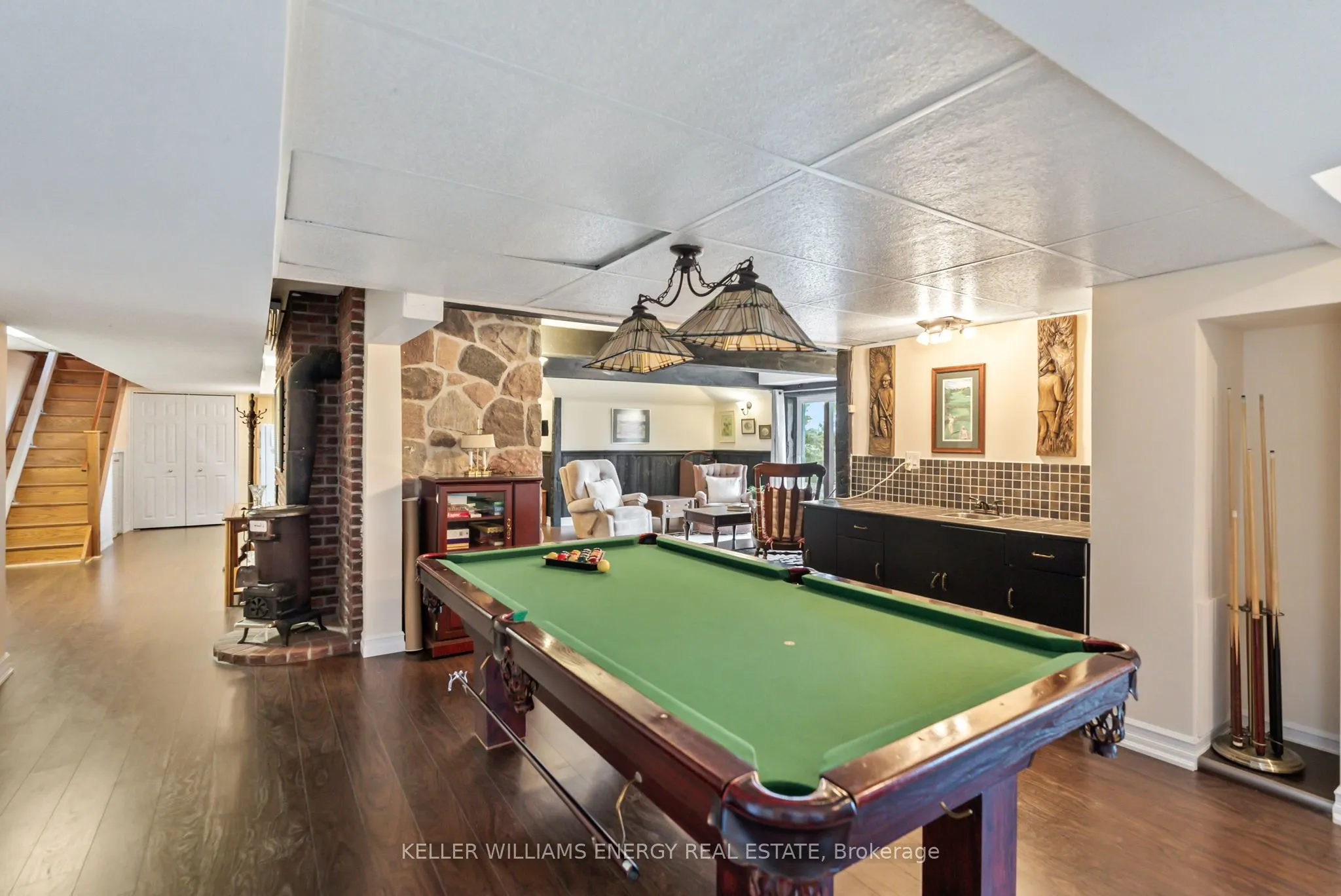 7368 Mercer Road