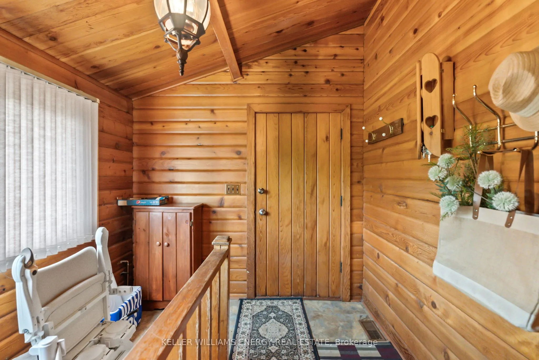7368 Mercer Road