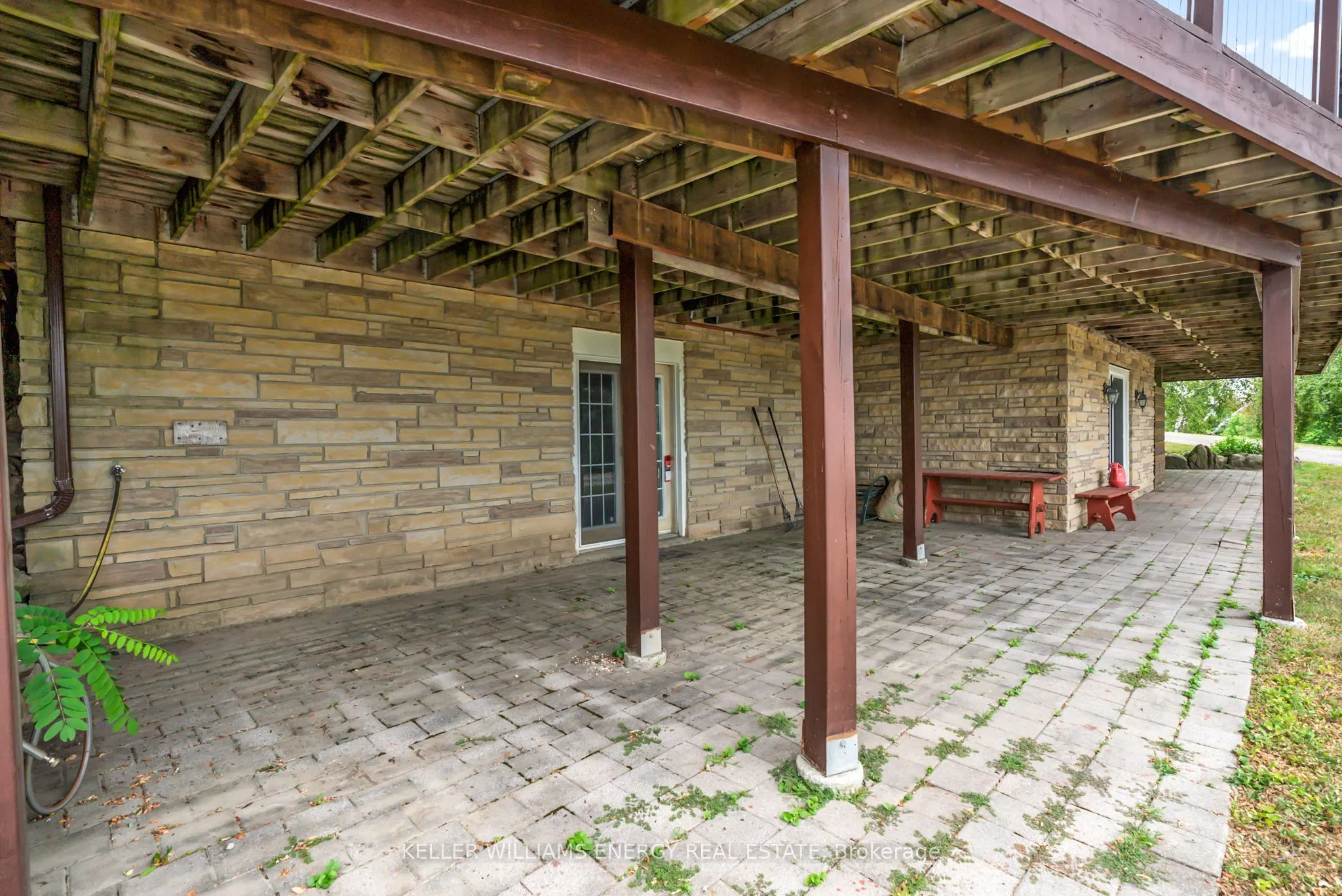 7368 Mercer Road