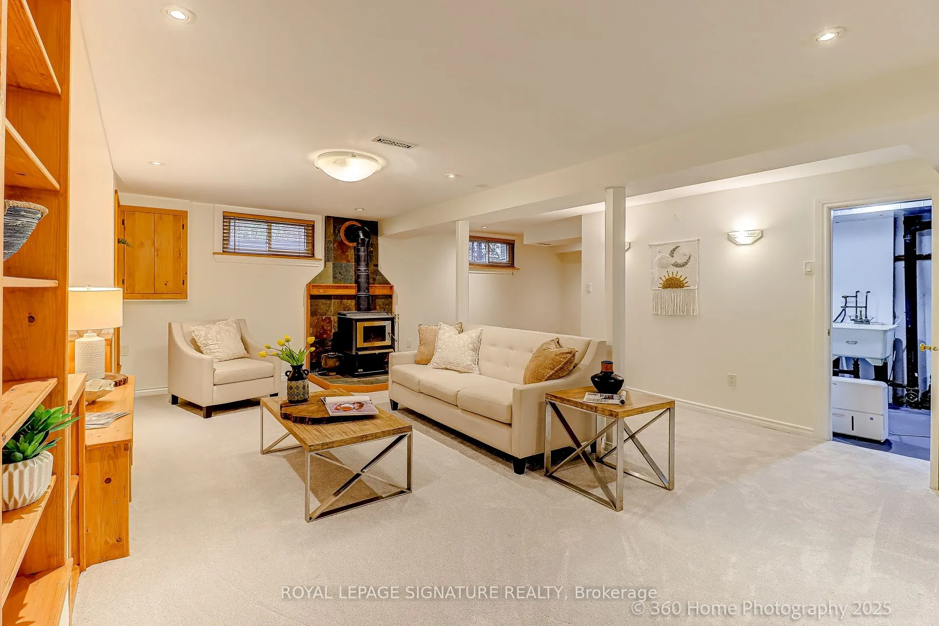 1943 Faylee Crescent