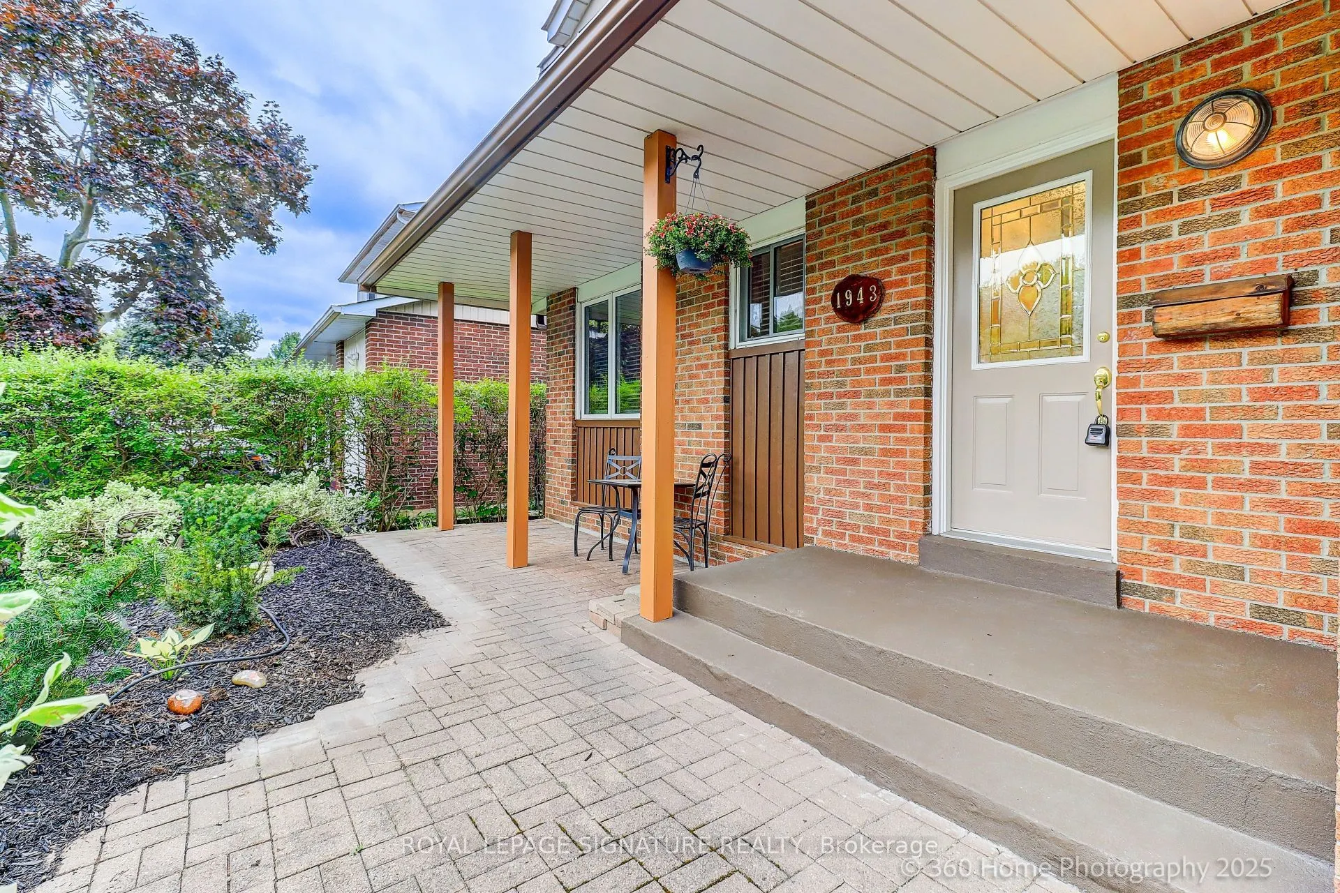 1943 Faylee Crescent