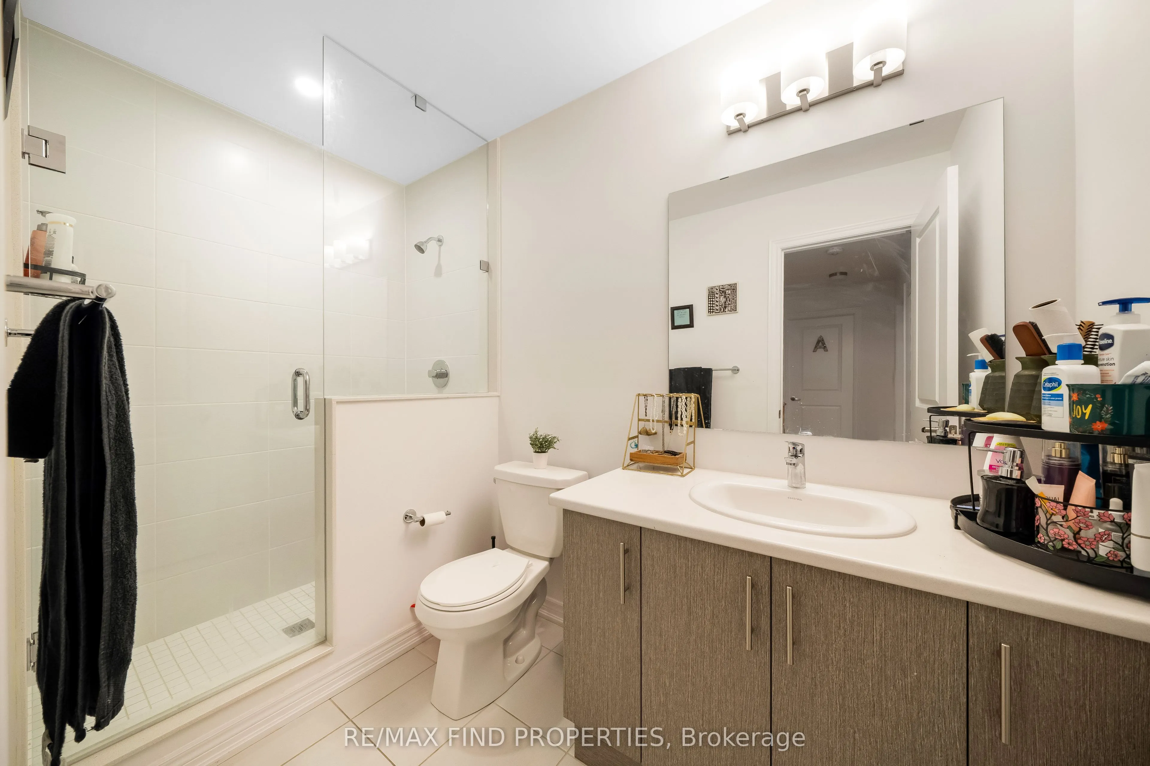 1125 Lockie Drive