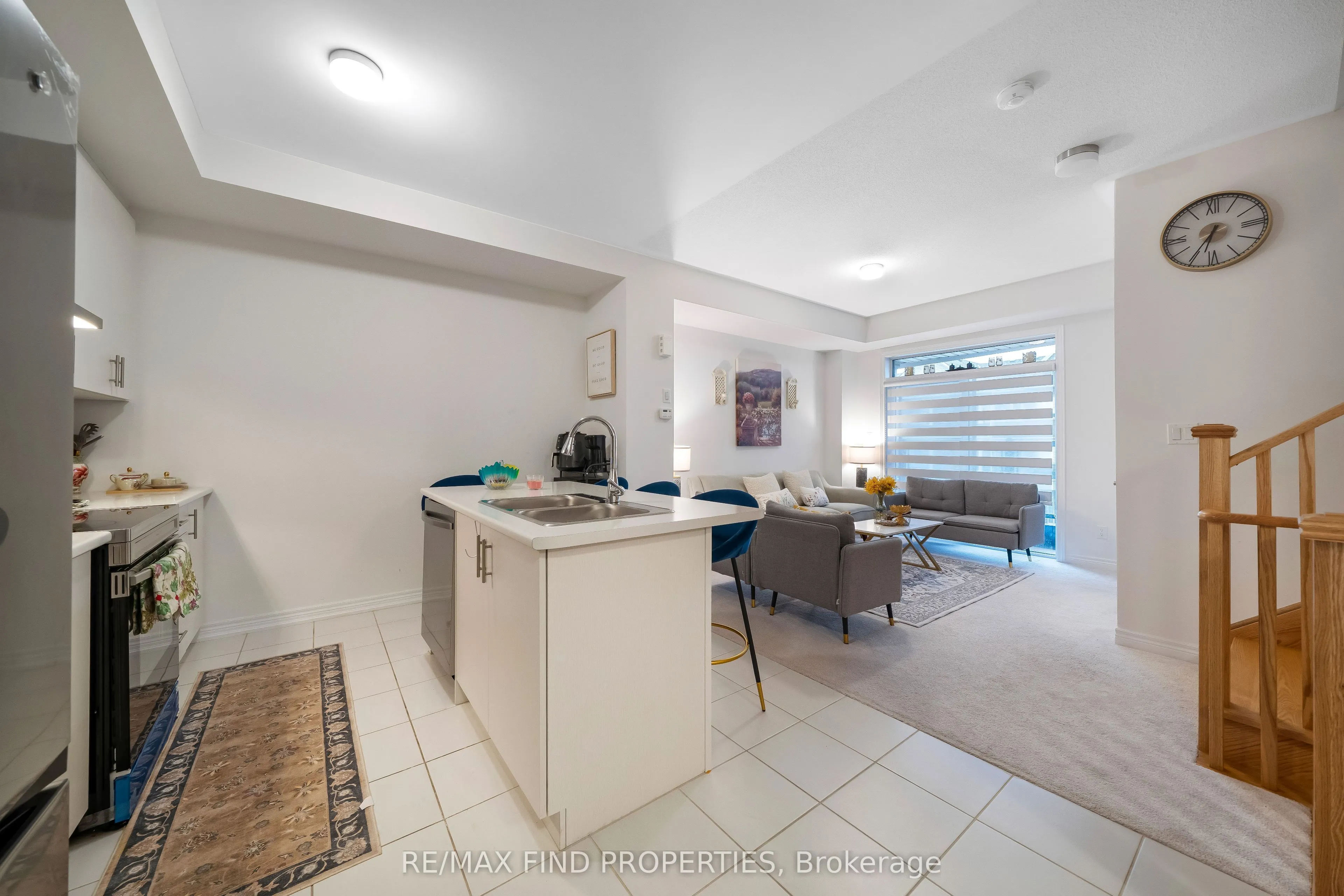 1125 Lockie Drive