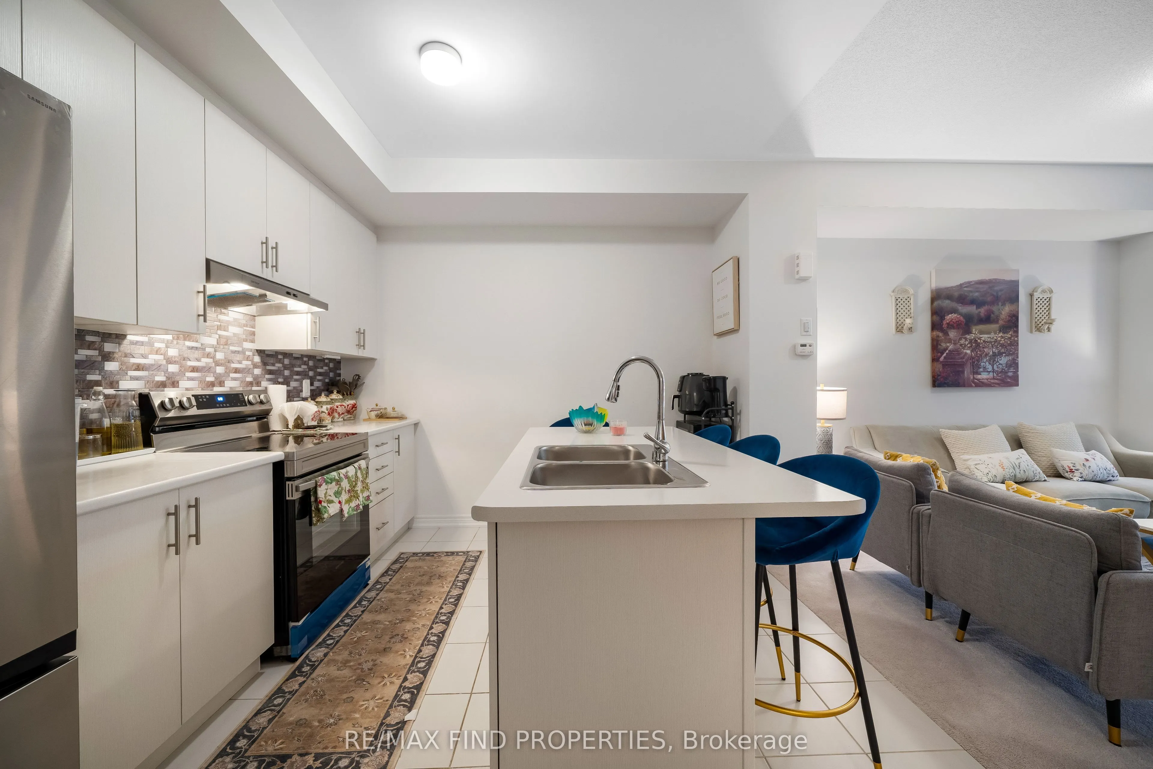 1125 Lockie Drive