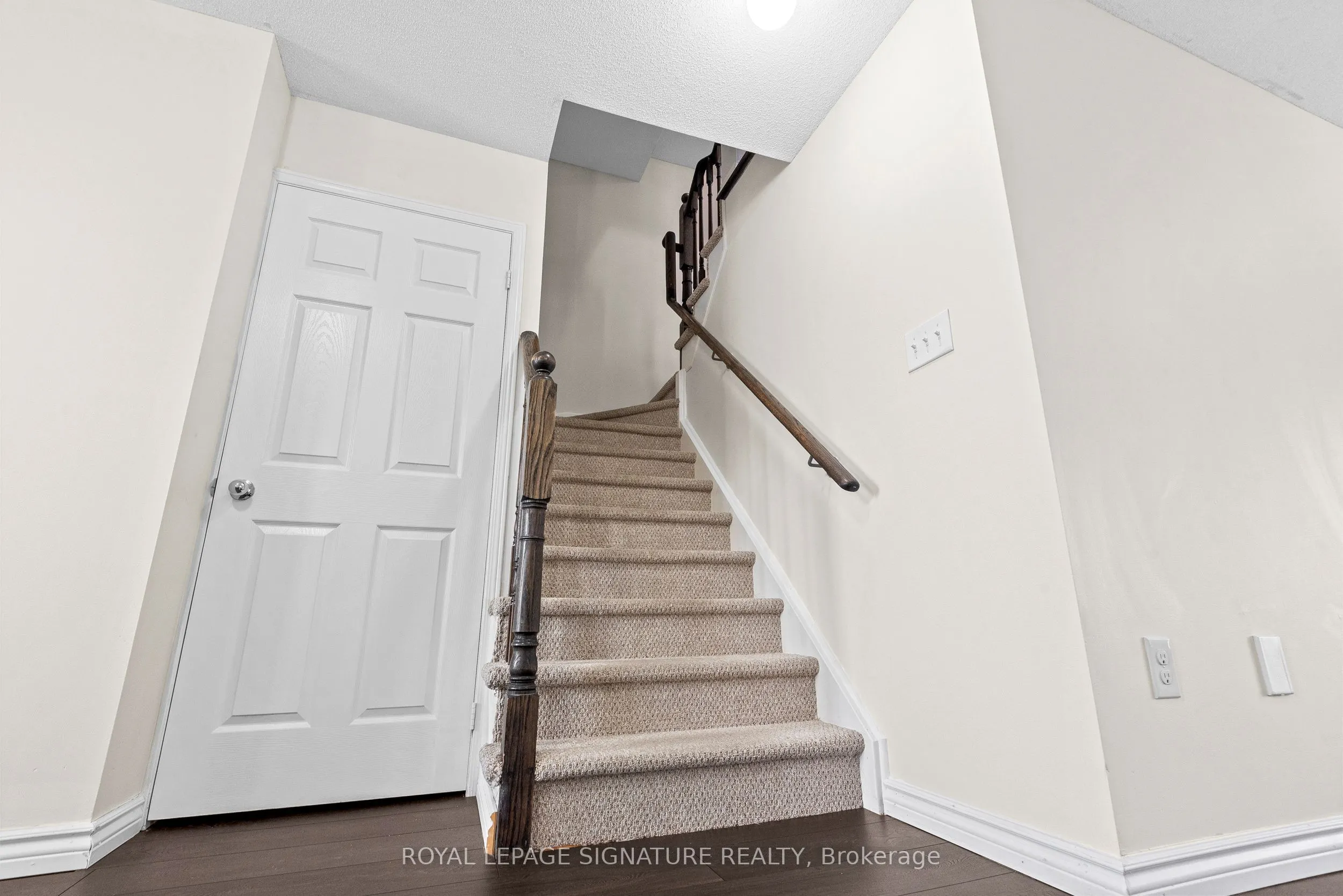 898 Audley Road N