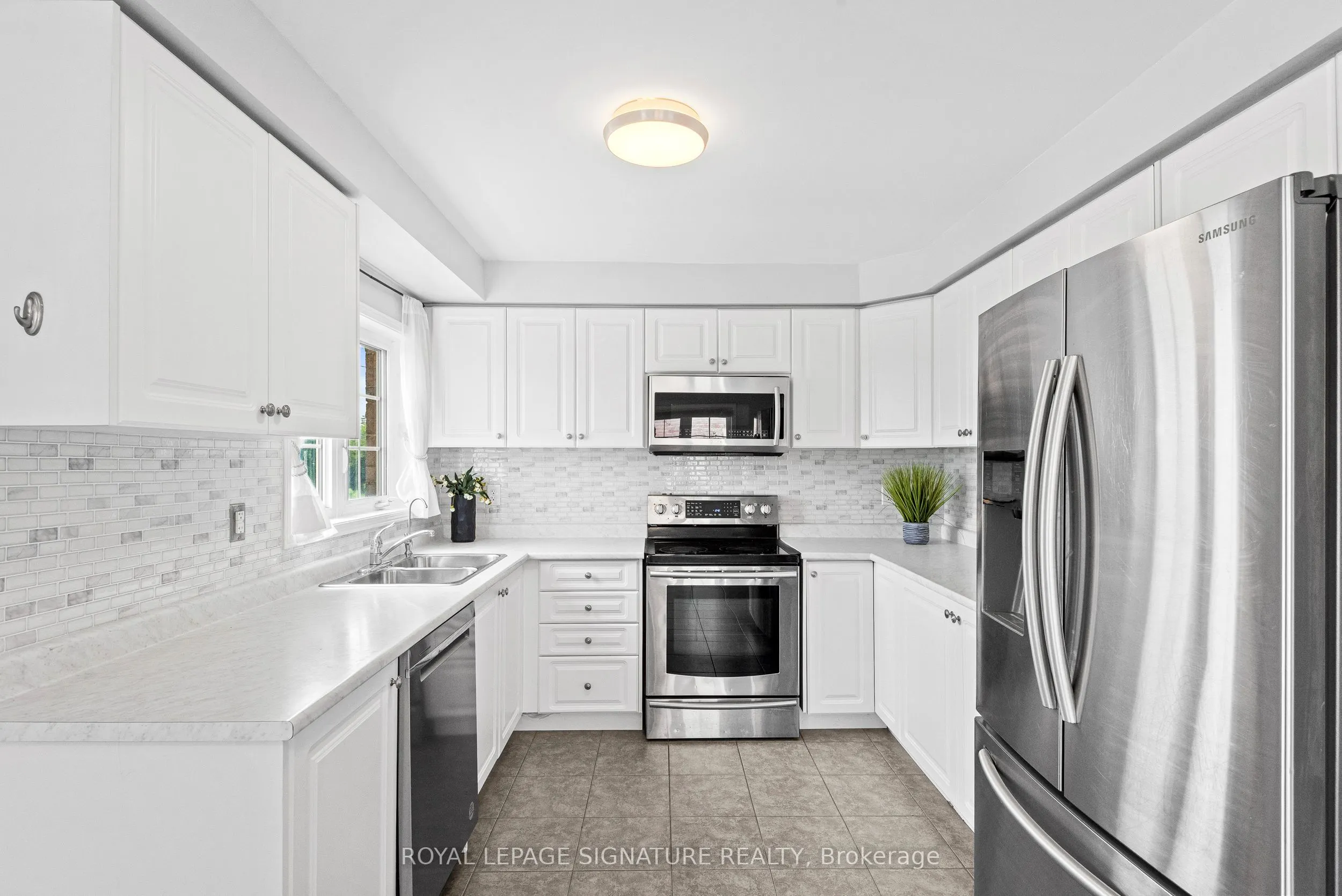898 Audley Road N