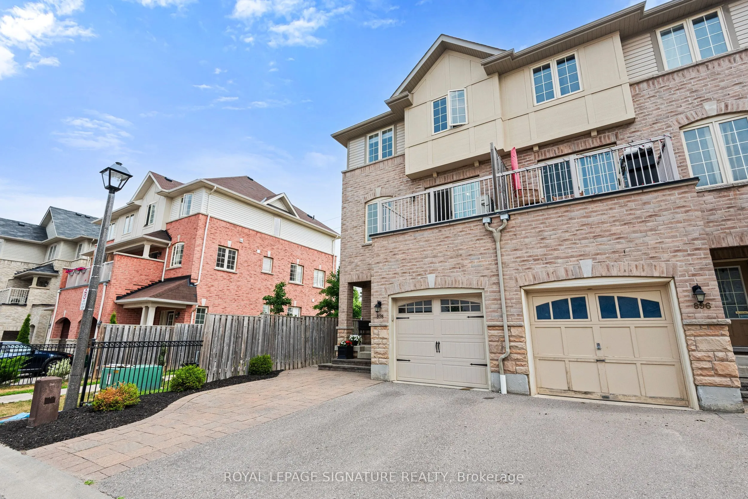898 Audley Road N
