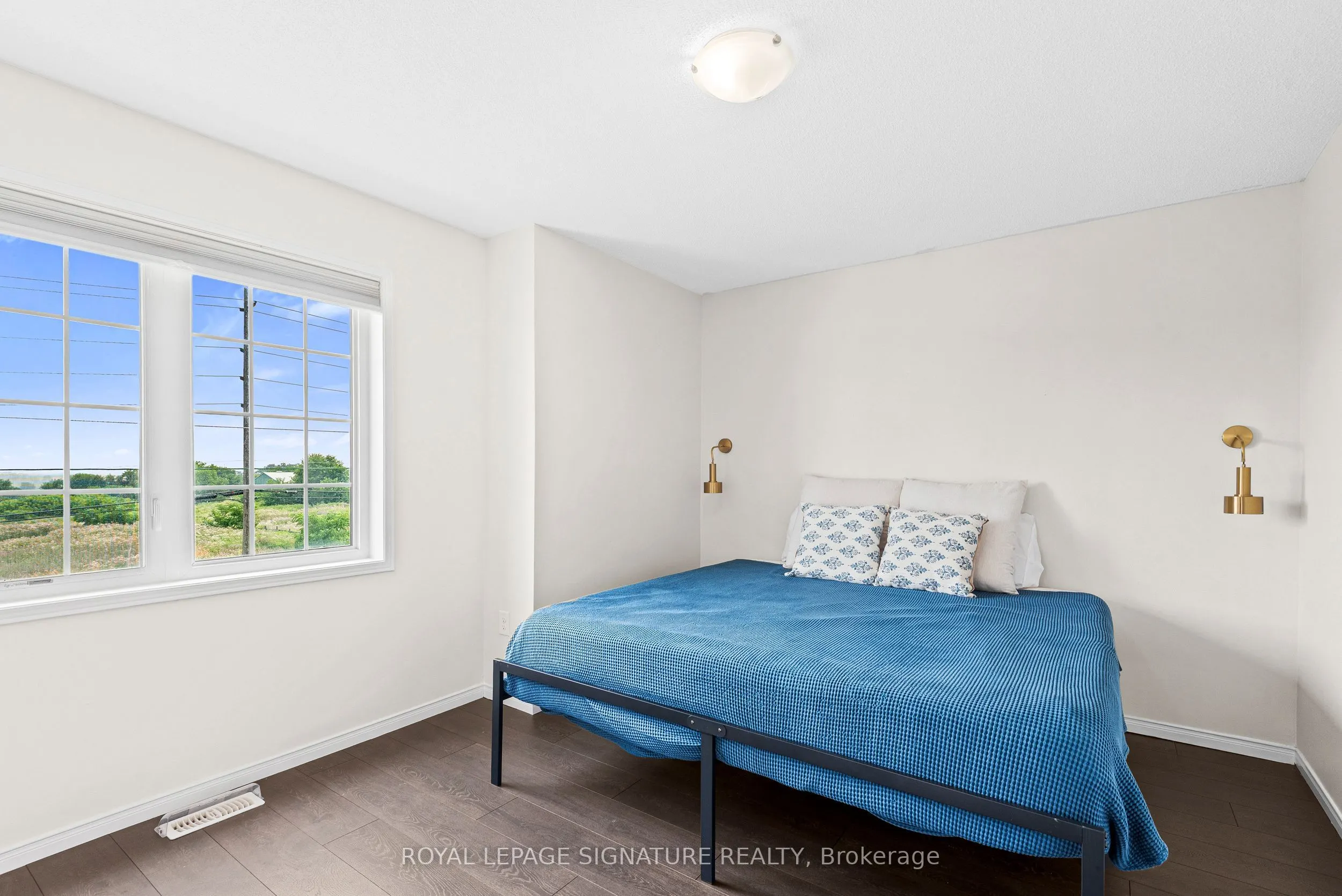 898 Audley Road N