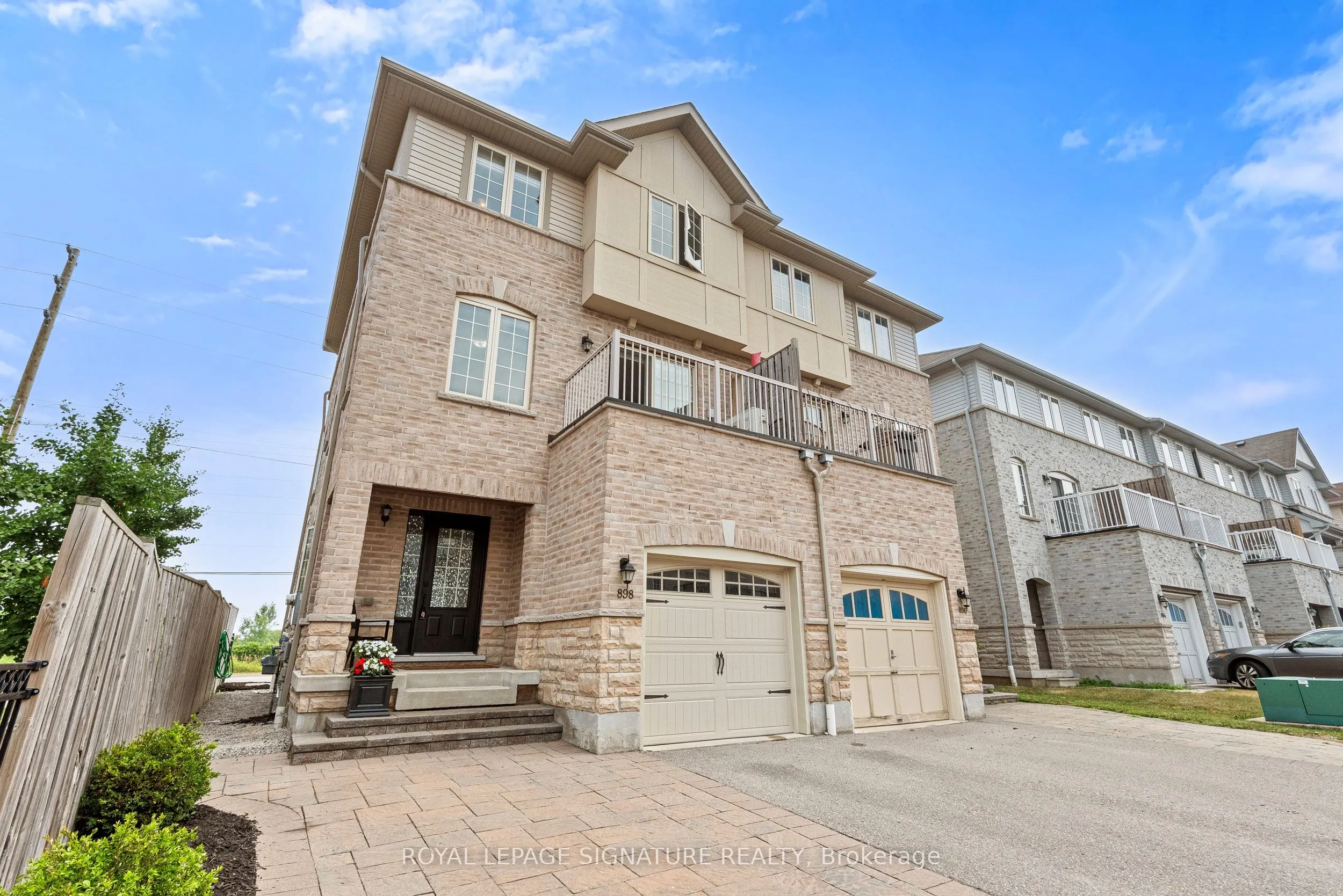 898 Audley Road N