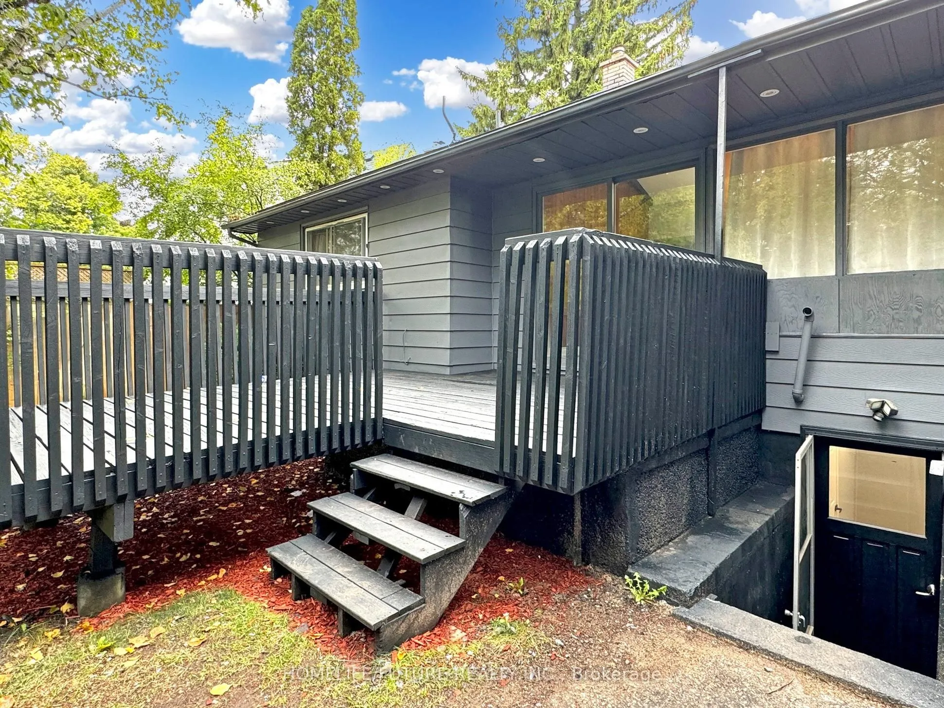 1500 Simcoe Street N