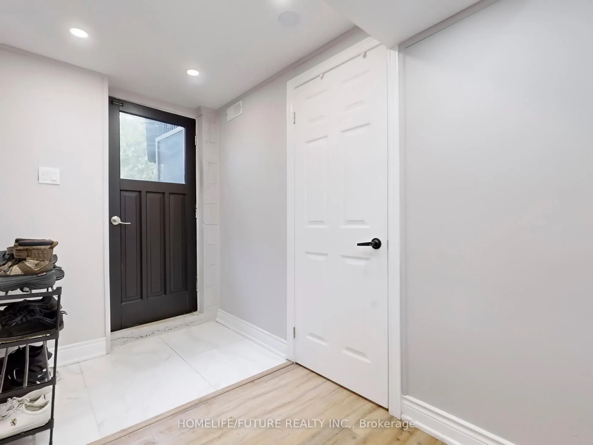 1500 Simcoe Street N