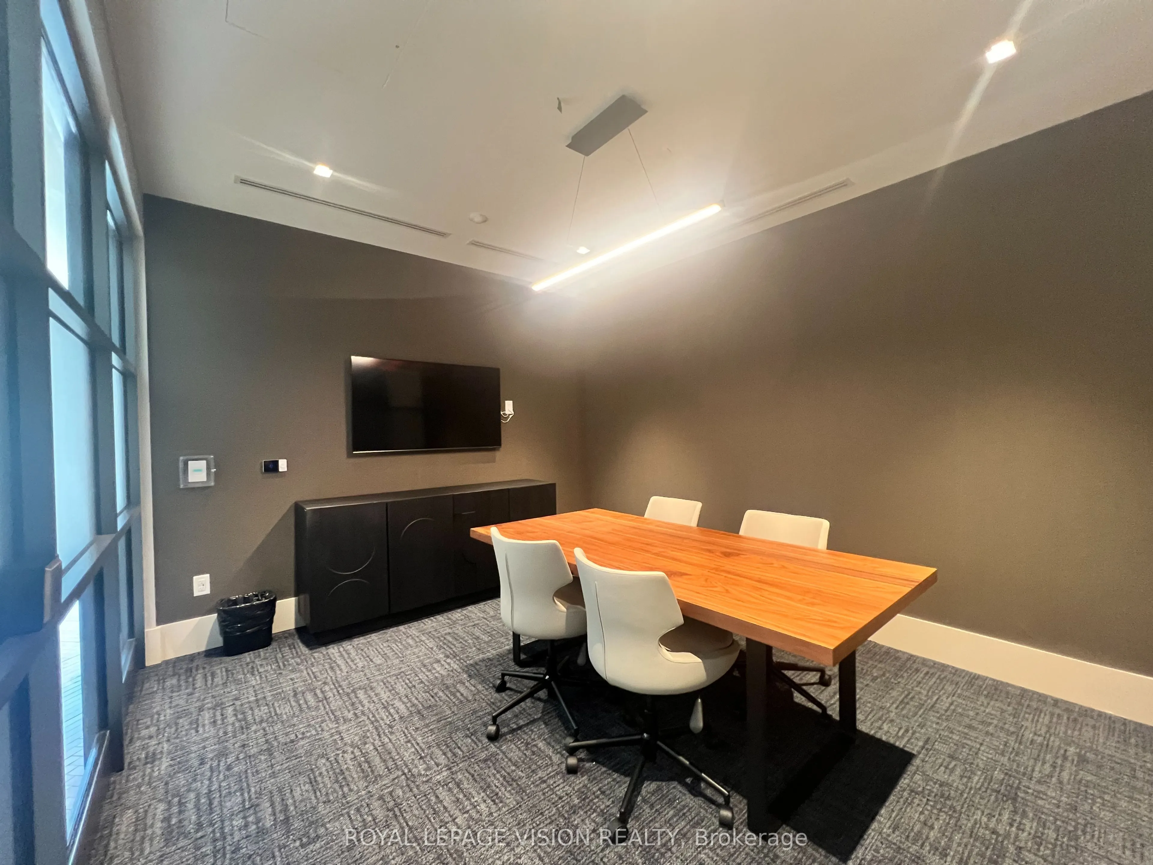 2545 Simcoe Street N, #722