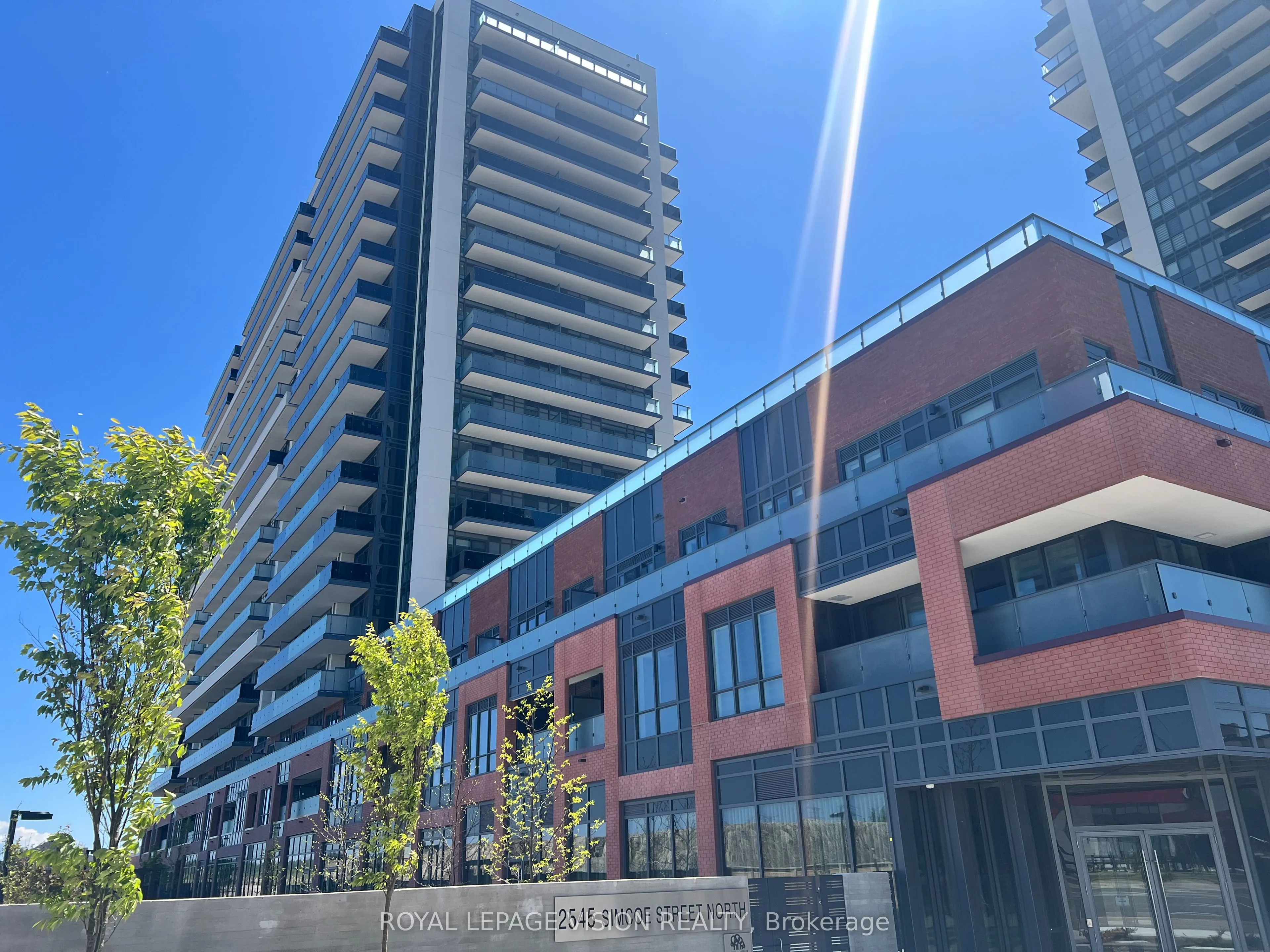 2545 Simcoe Street N, #722