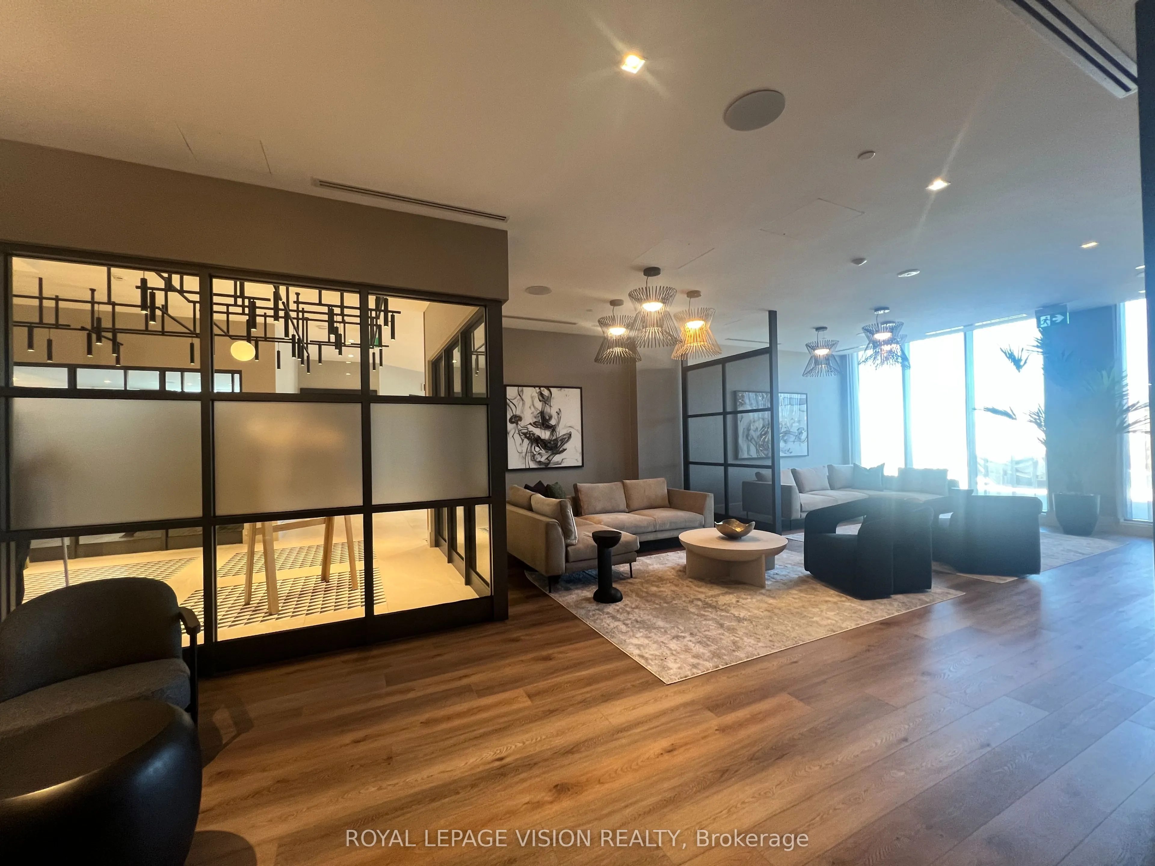 2545 Simcoe Street N, #722