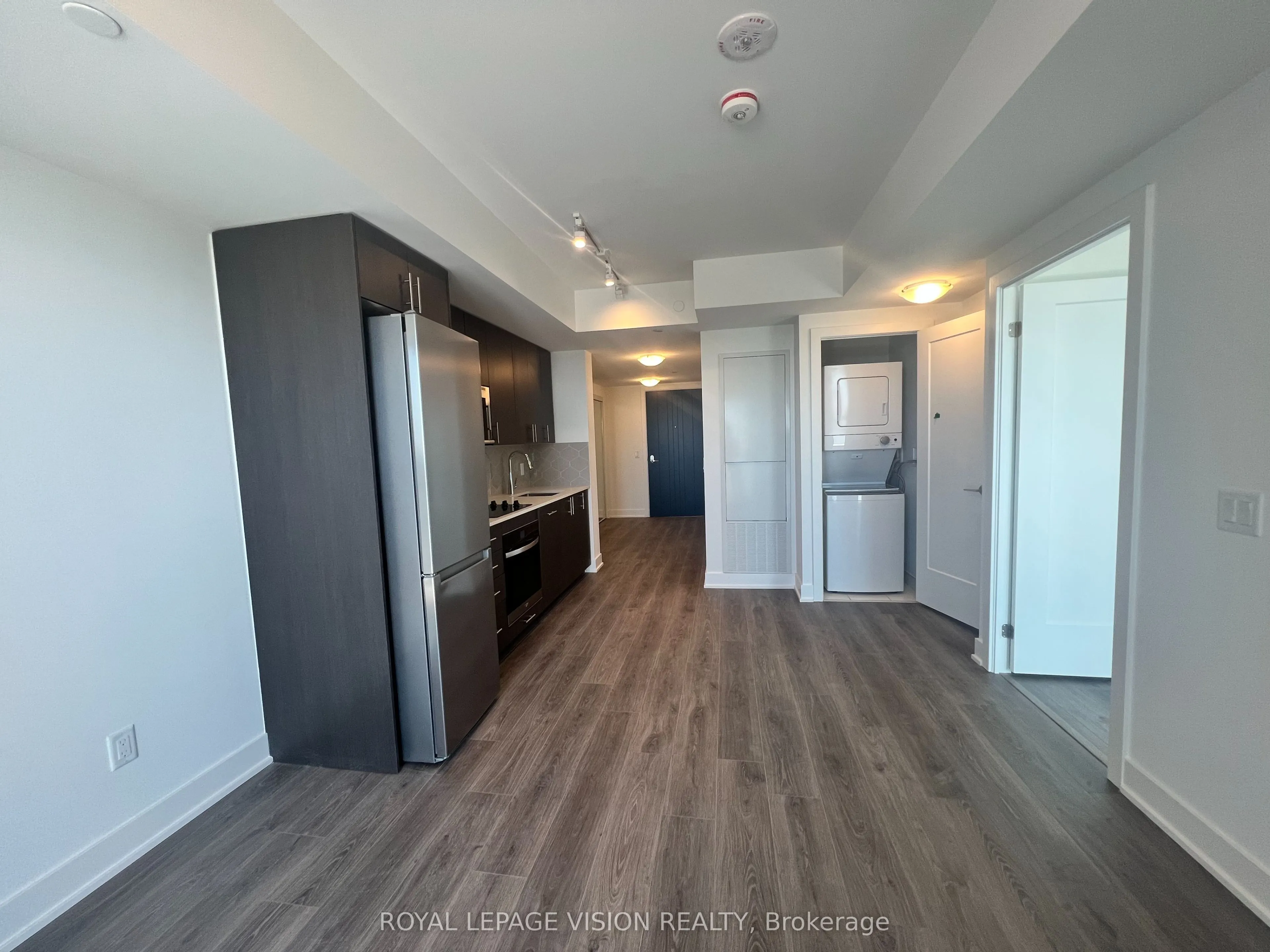 2545 Simcoe Street N, #722