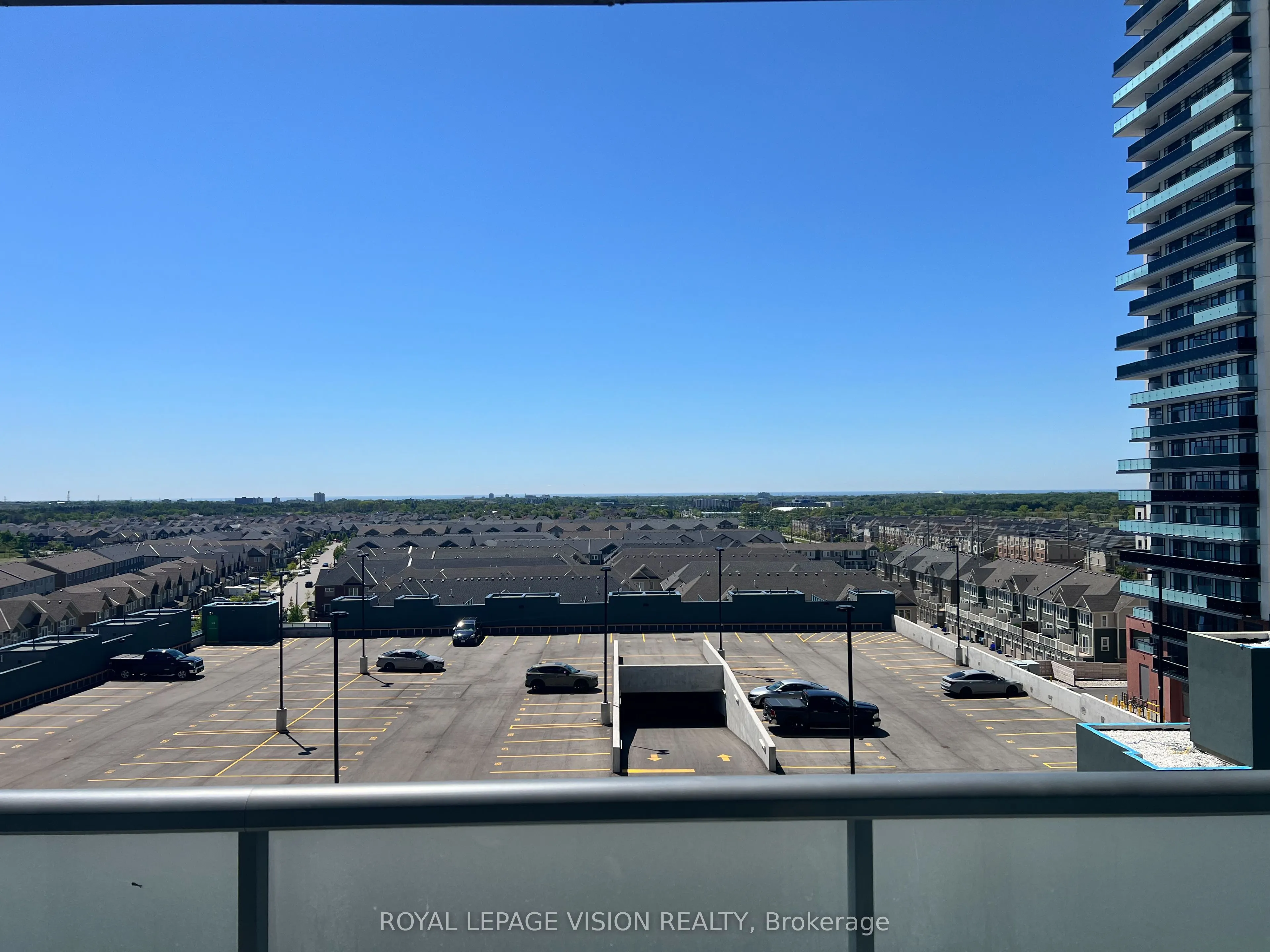2545 Simcoe Street N, #722