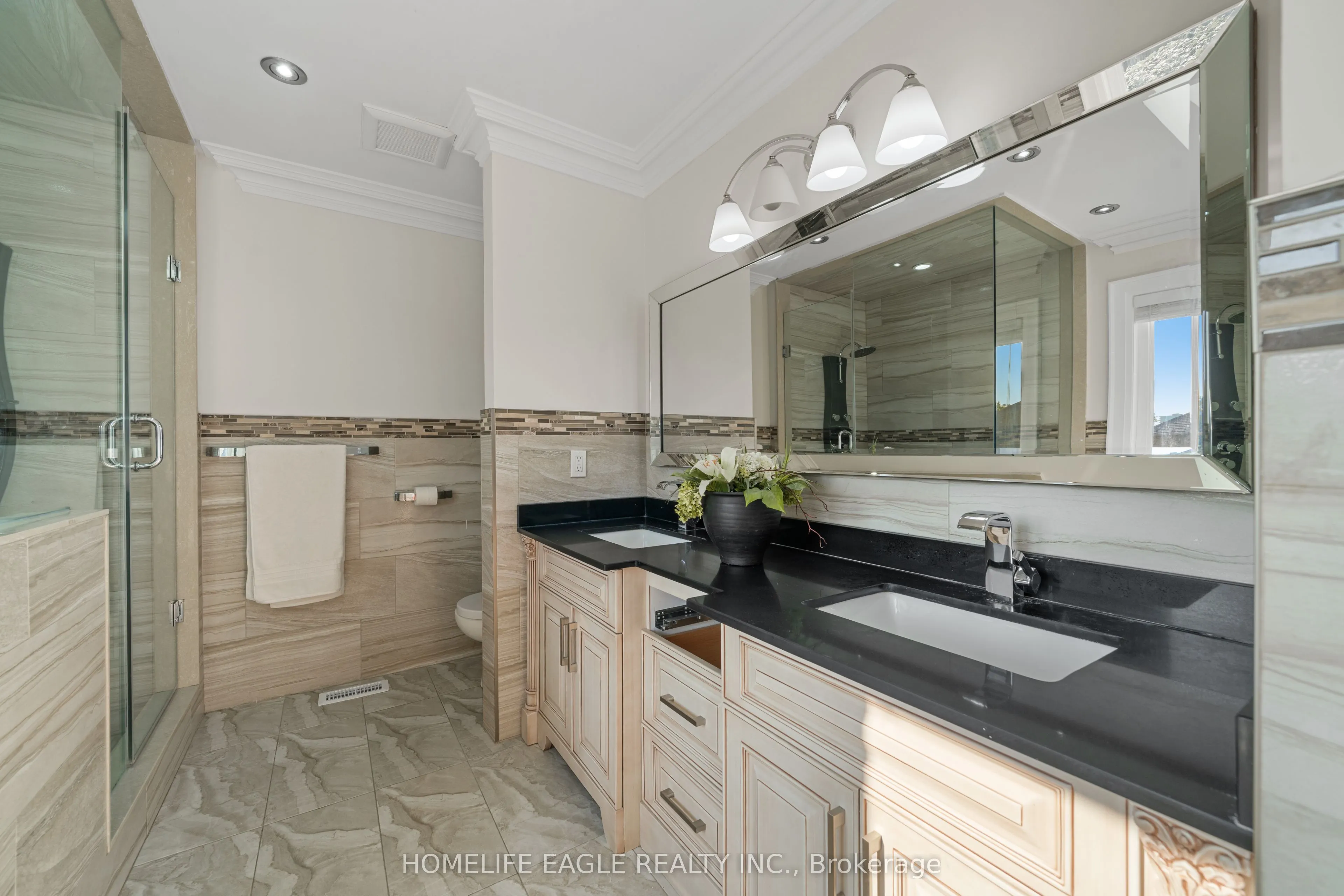 8 Nicolan Road