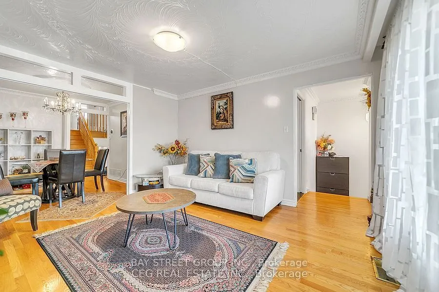 204 FAIRGLEN Avenue W, #A1