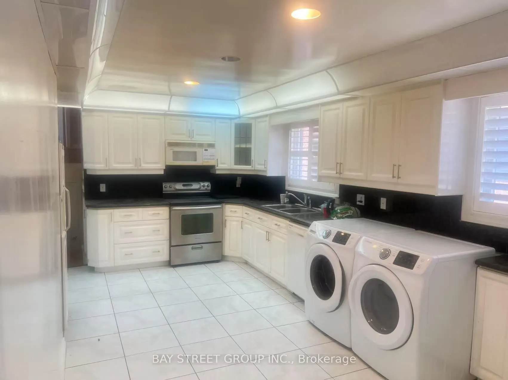 204 FAIRGLEN Avenue W, #A1