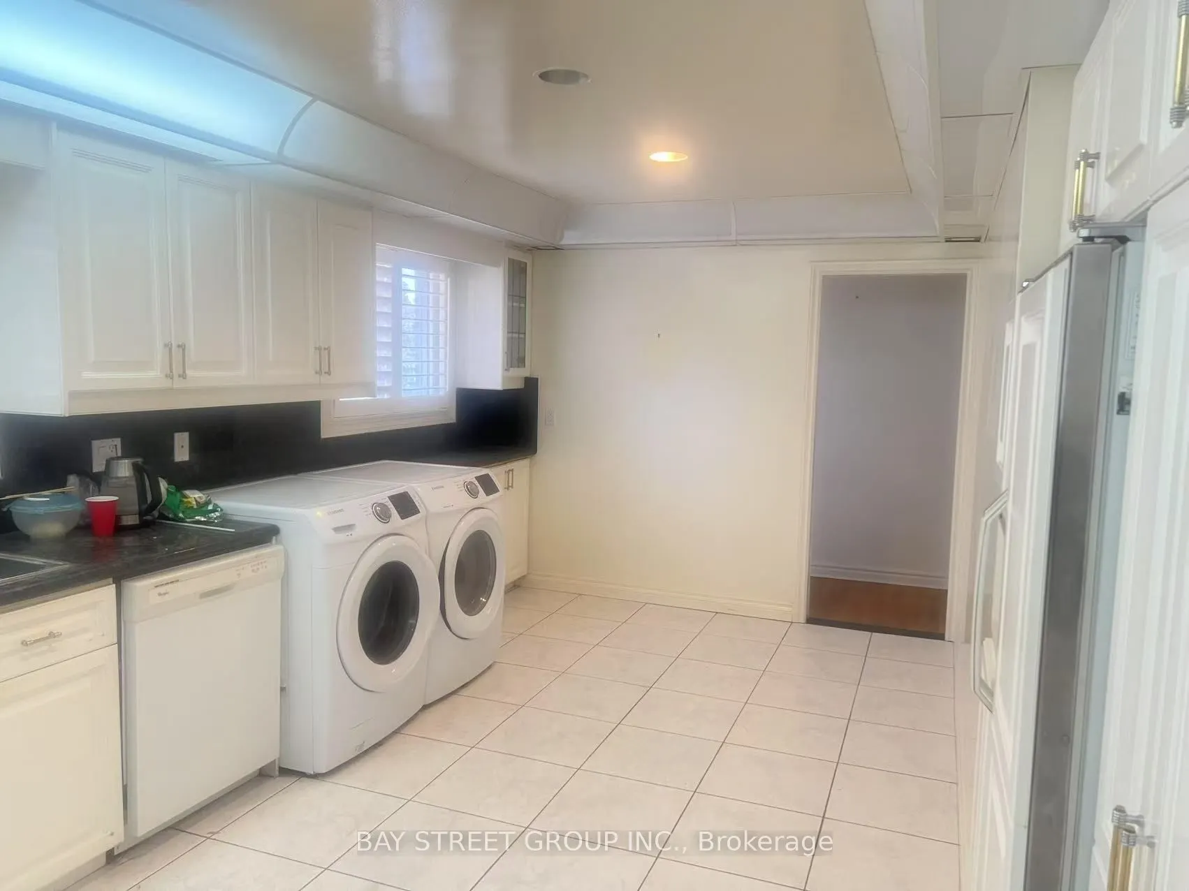 204 FAIRGLEN Avenue W, #A1