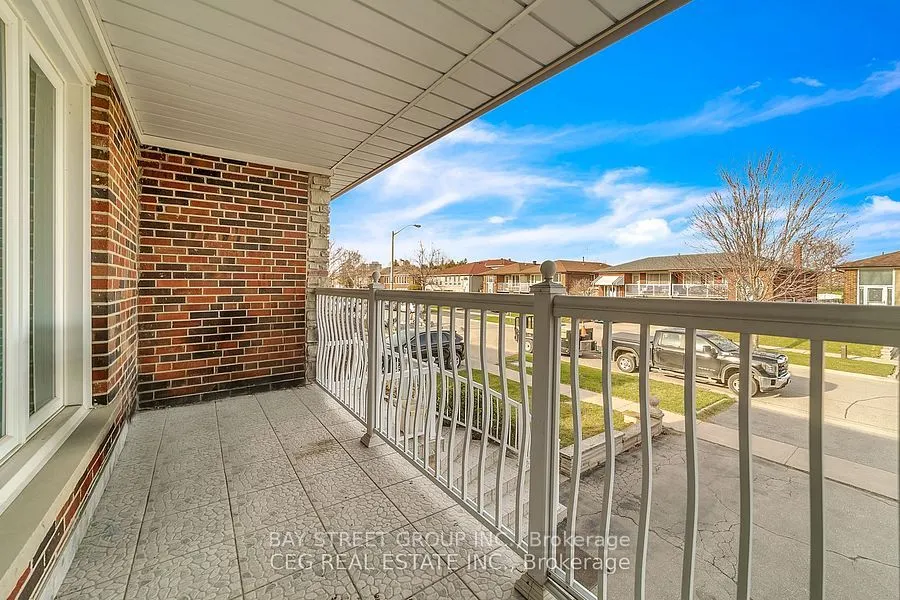 204 FAIRGLEN Avenue W, #A1