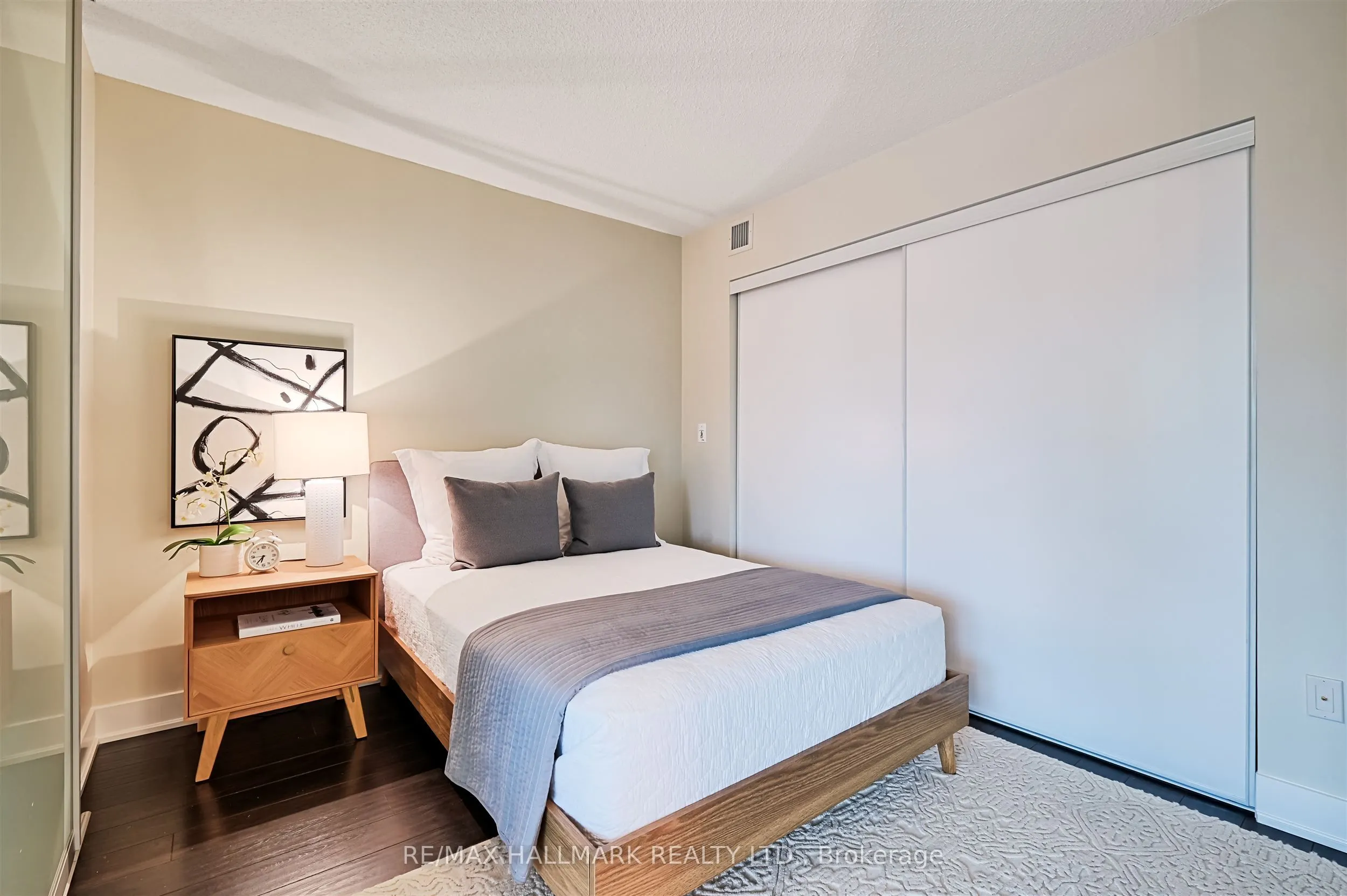 1048 Broadview Avenue, #302
