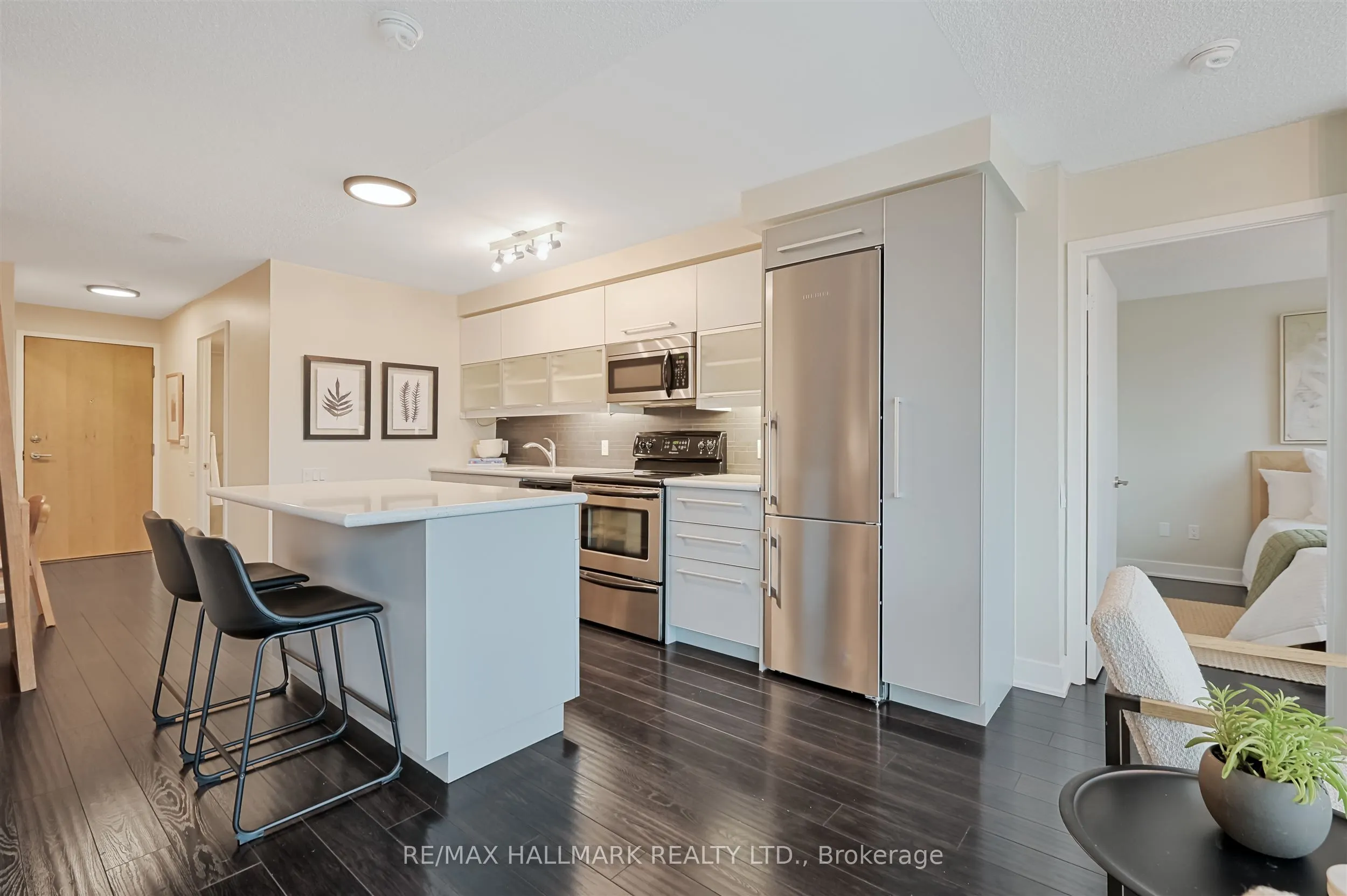 1048 Broadview Avenue, #302
