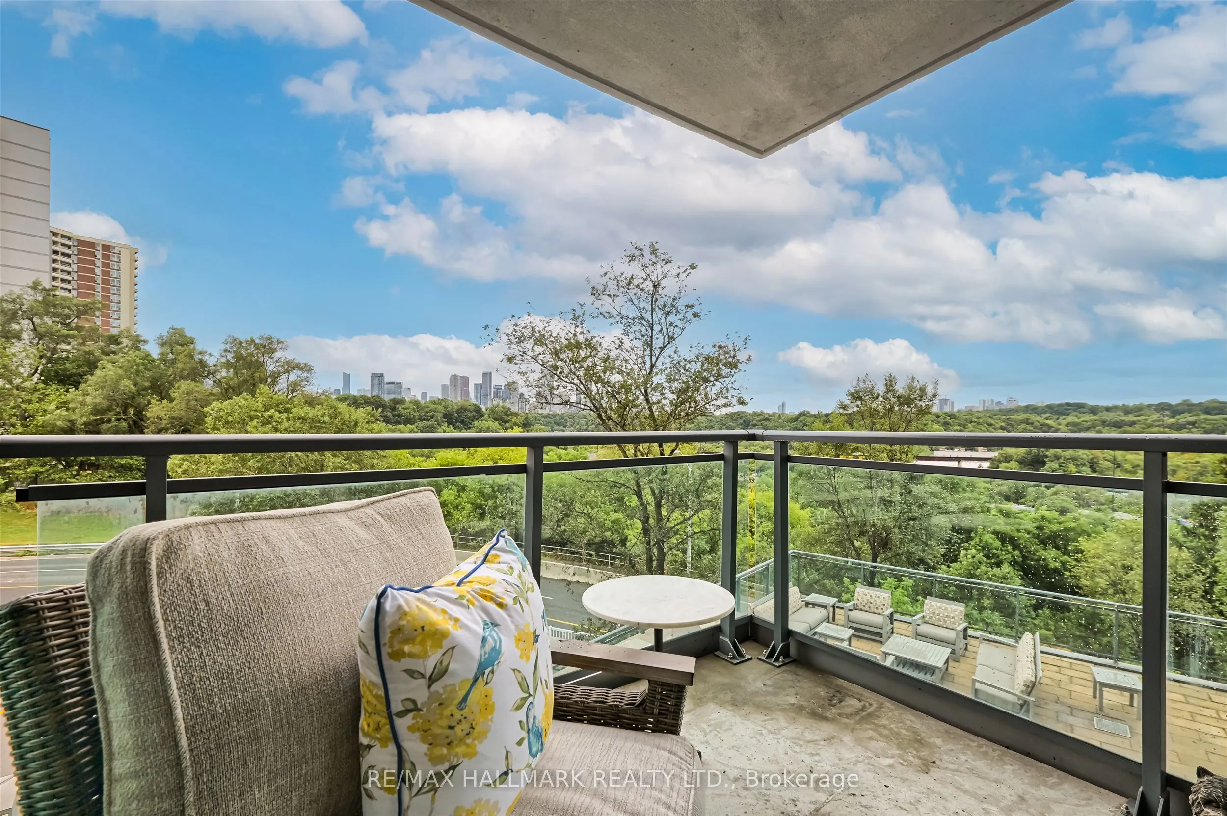 1048 Broadview Avenue, #302