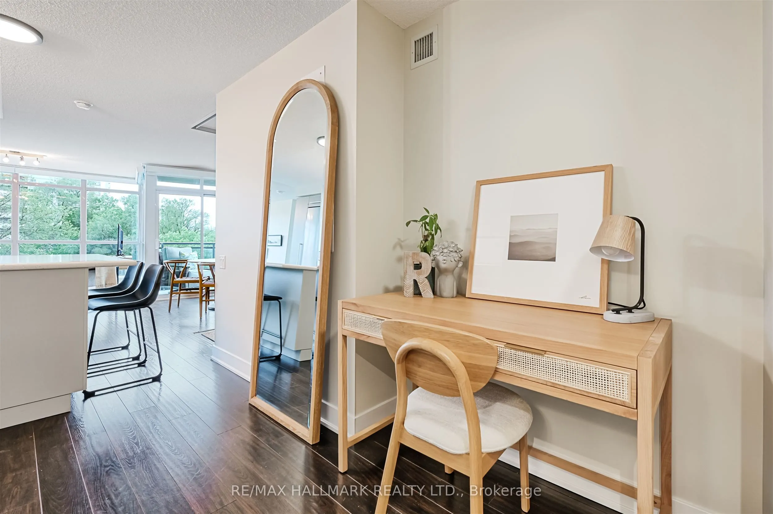 1048 Broadview Avenue, #302