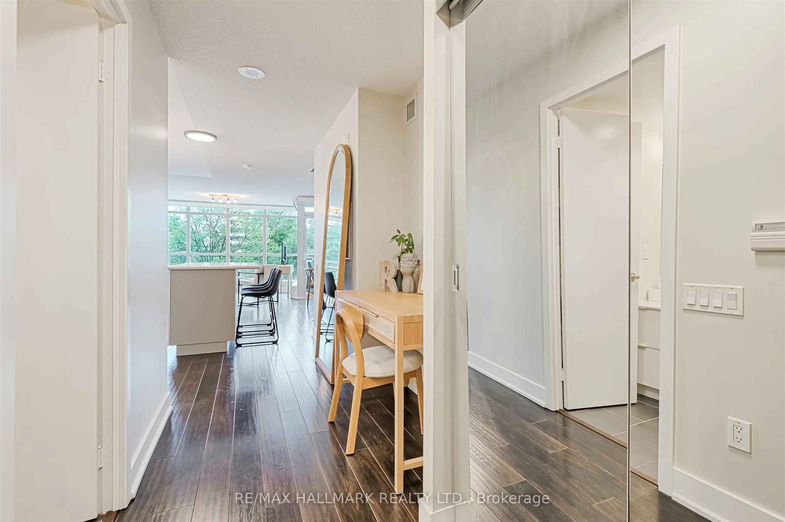 1048 Broadview Avenue, #302