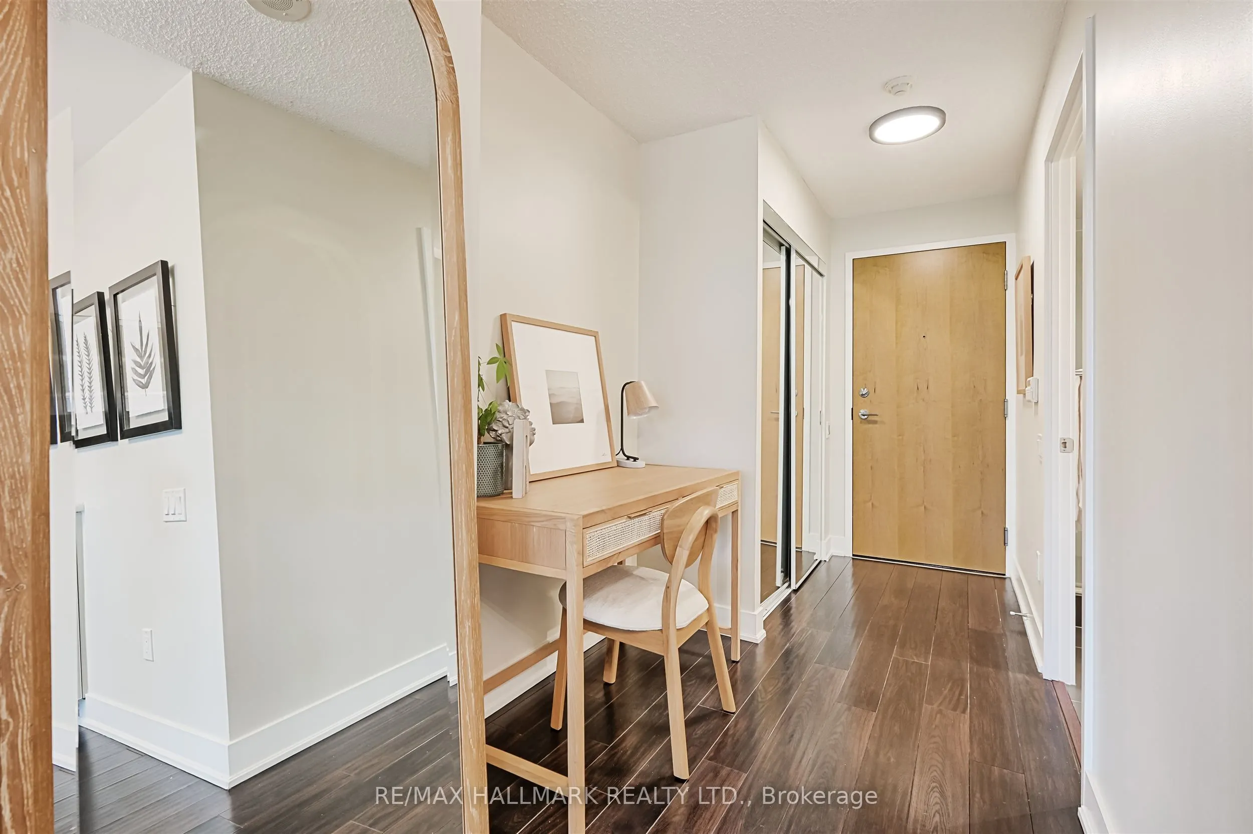 1048 Broadview Avenue, #302