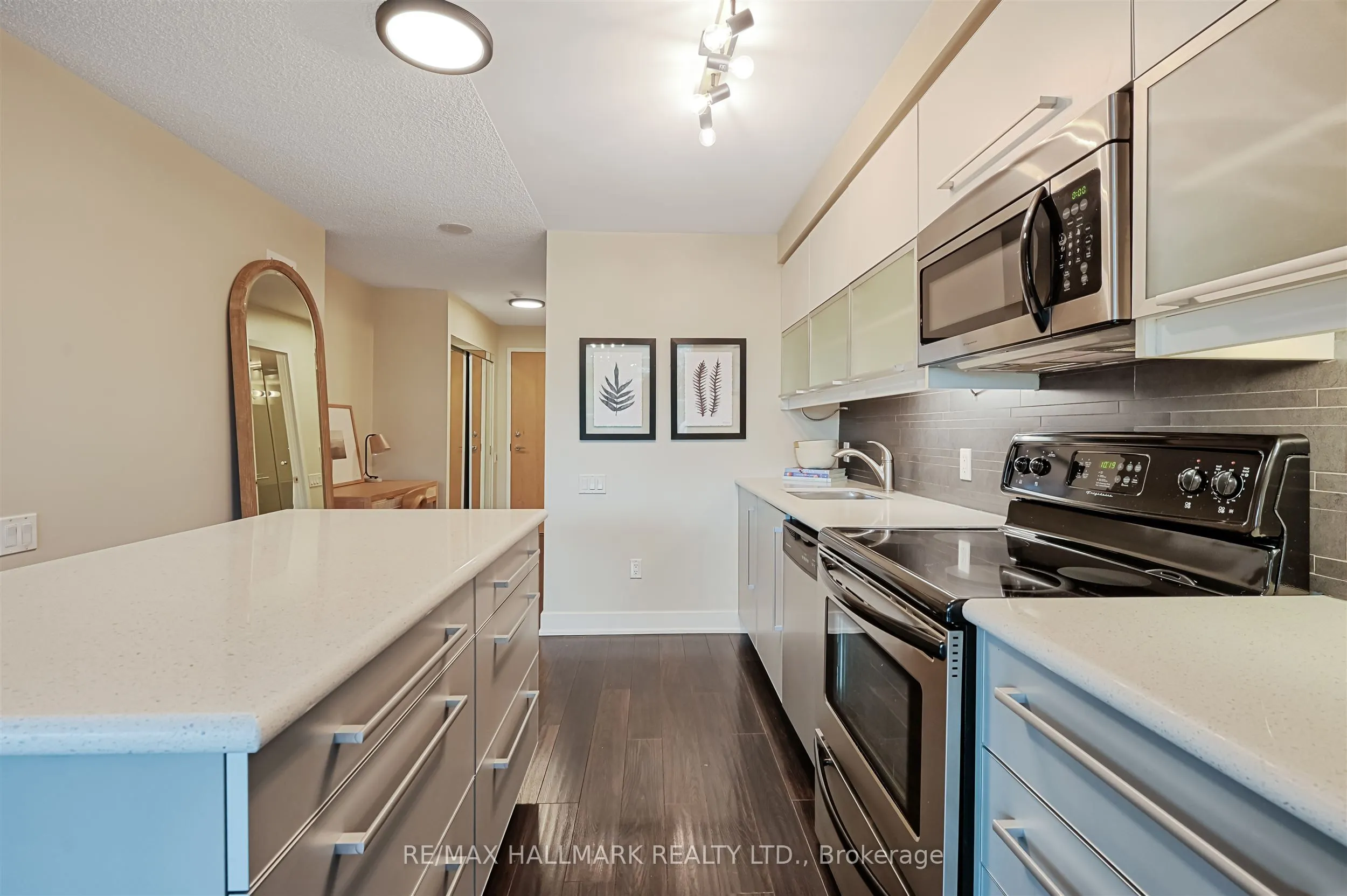 1048 Broadview Avenue, #302