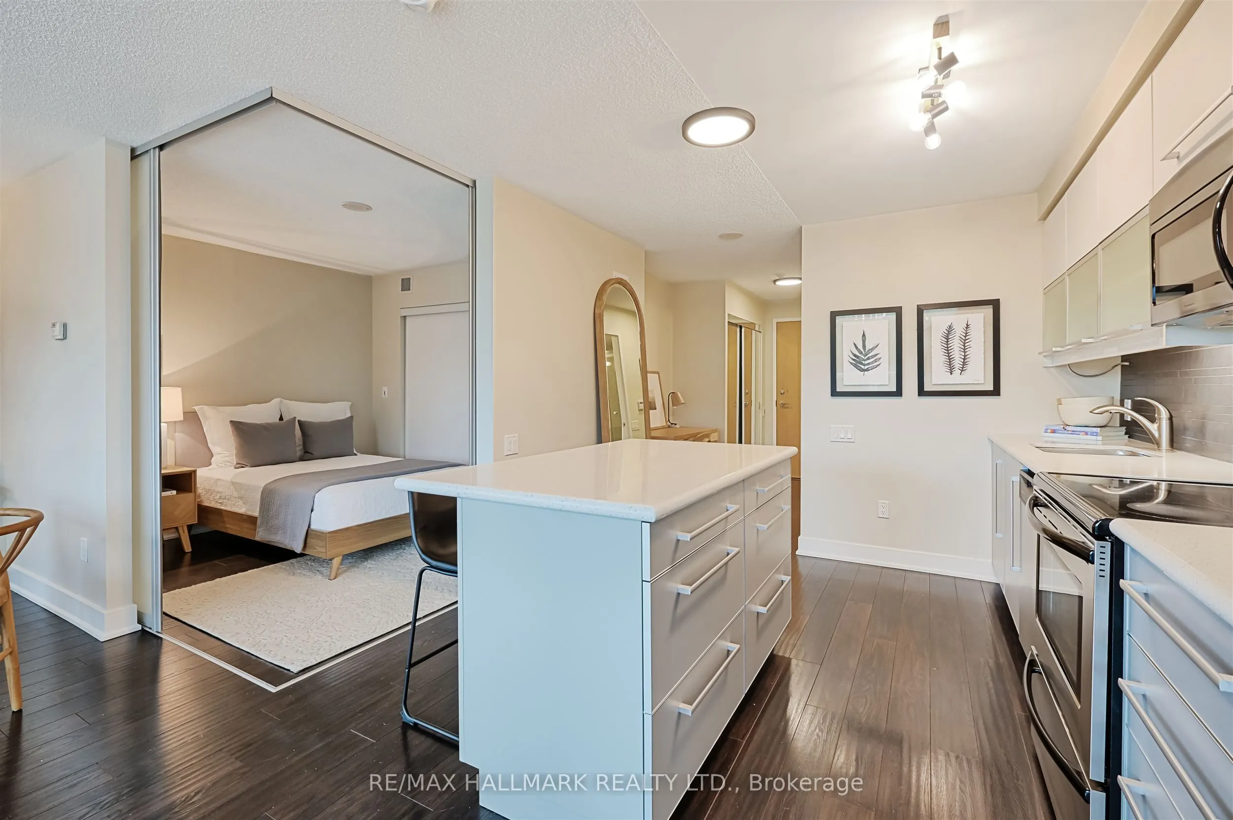 1048 Broadview Avenue, #302