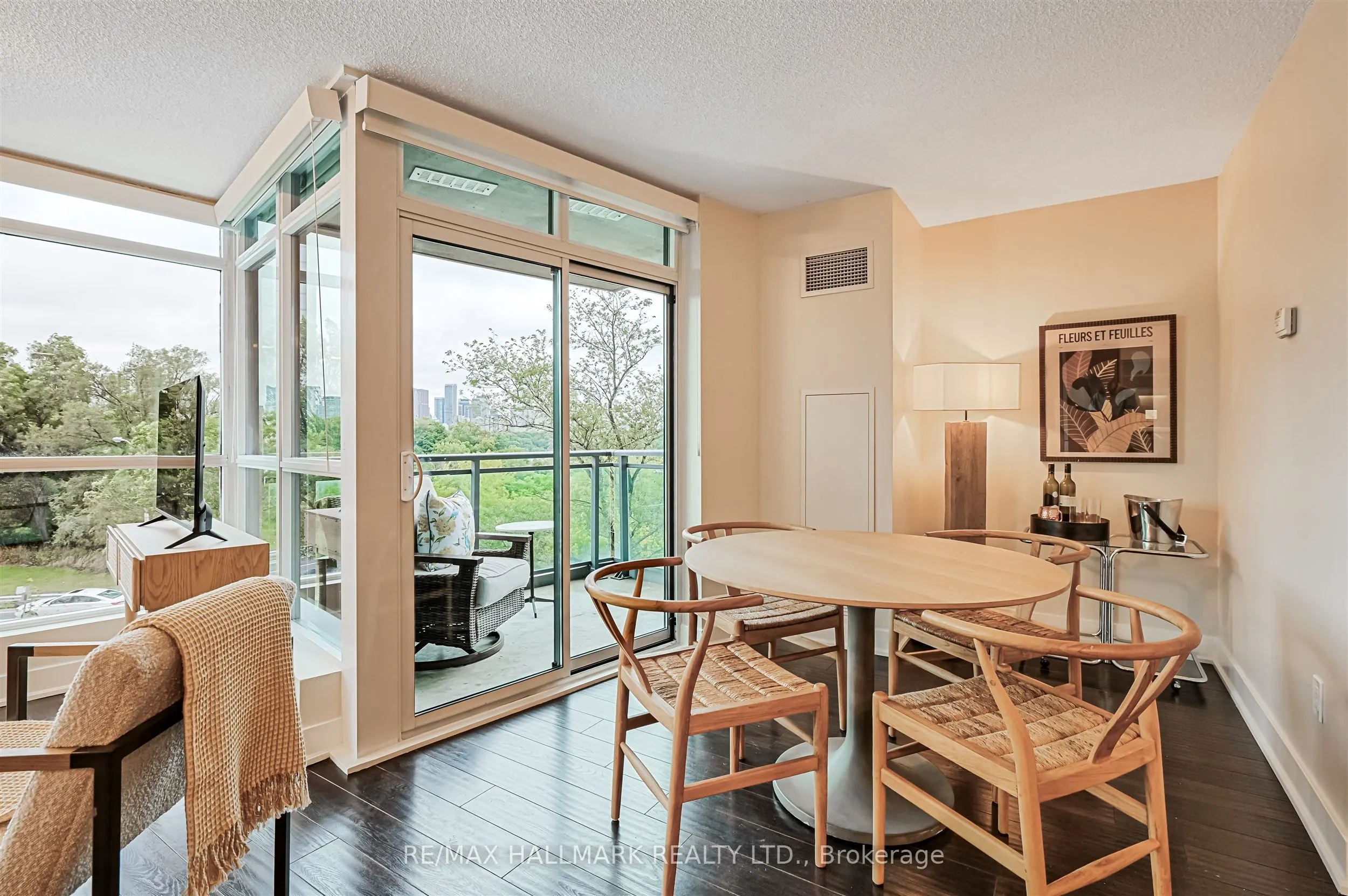1048 Broadview Avenue, #302