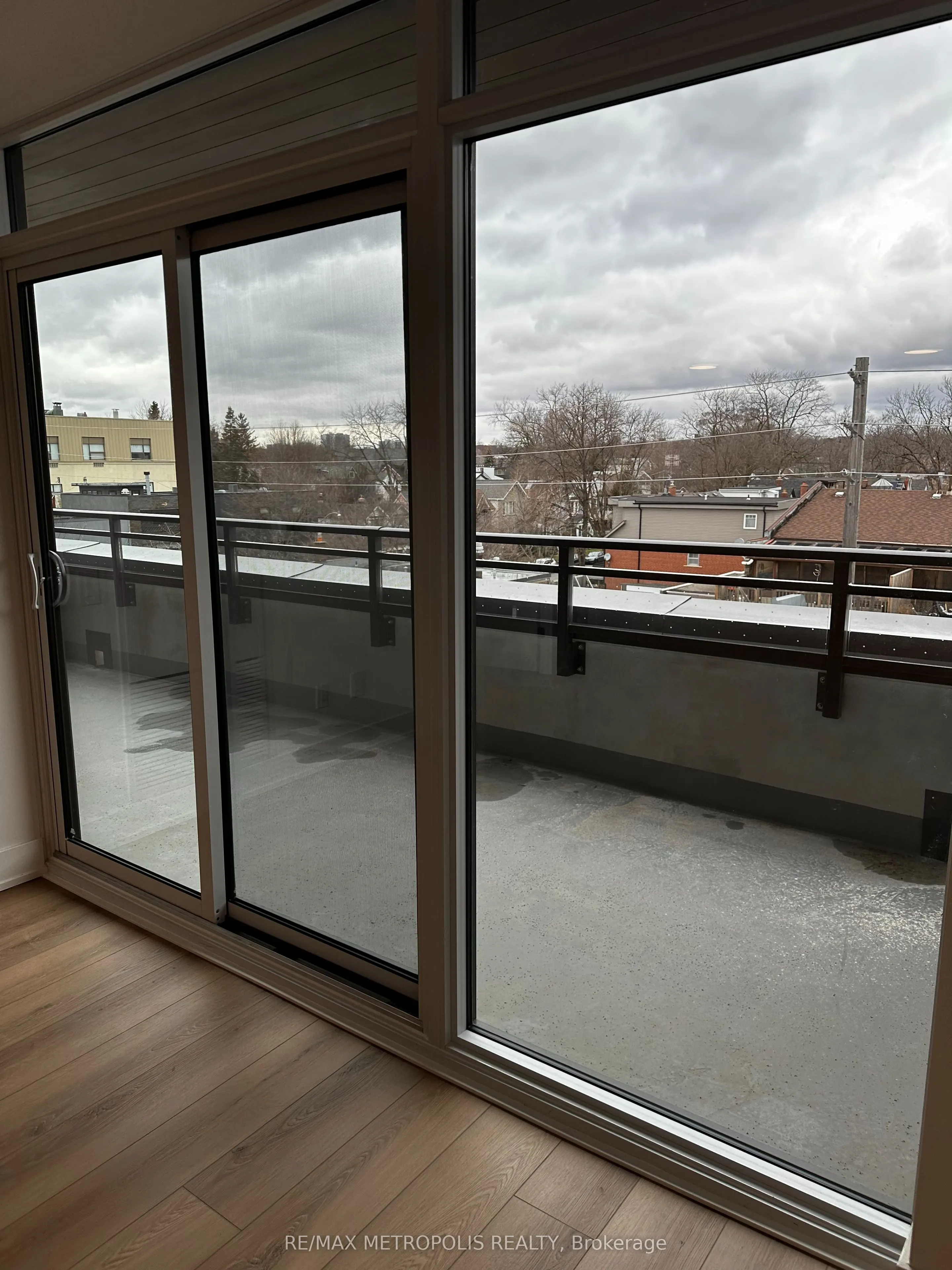 1285 Queen Street E, #406