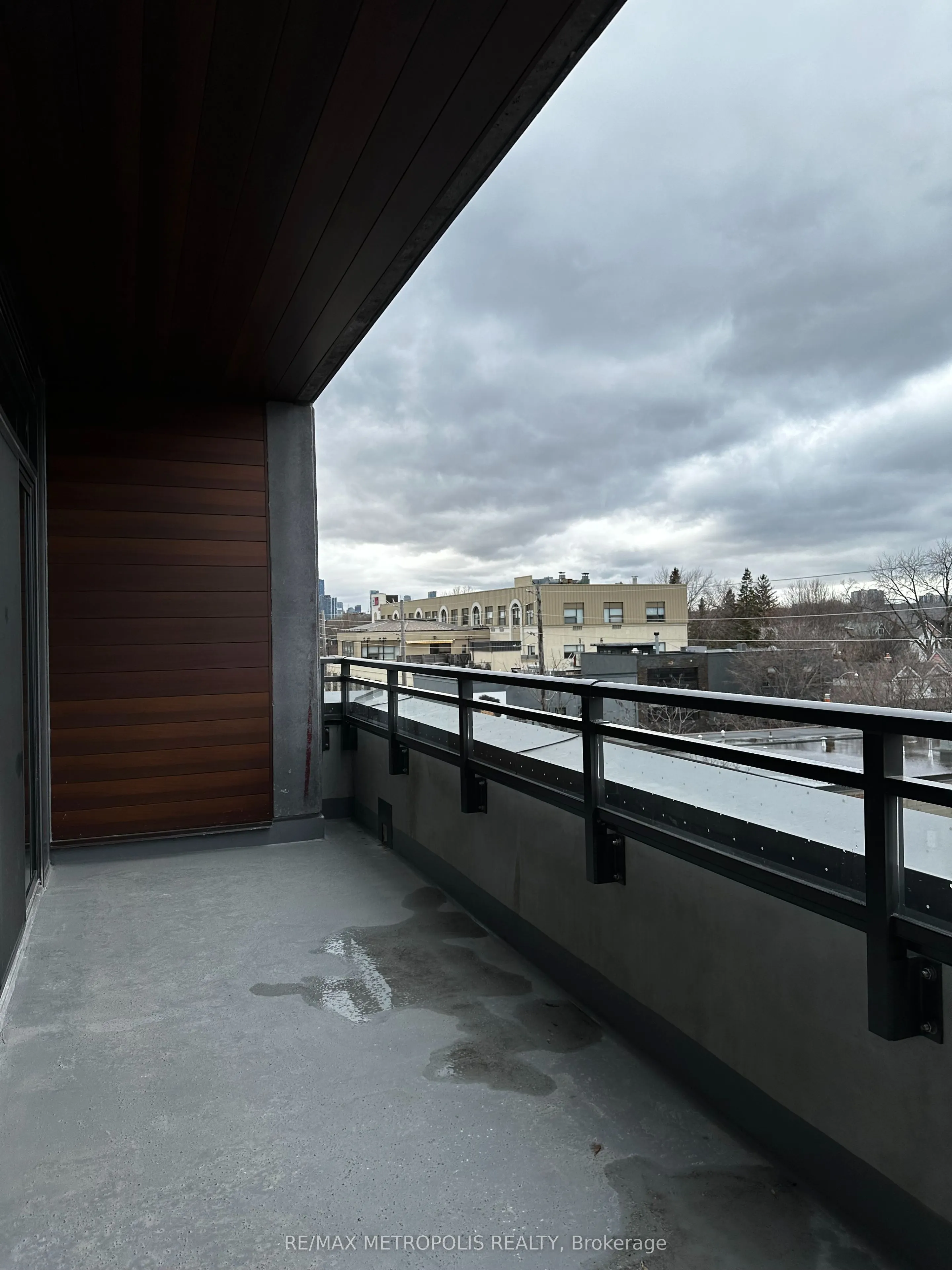1285 Queen Street E, #406
