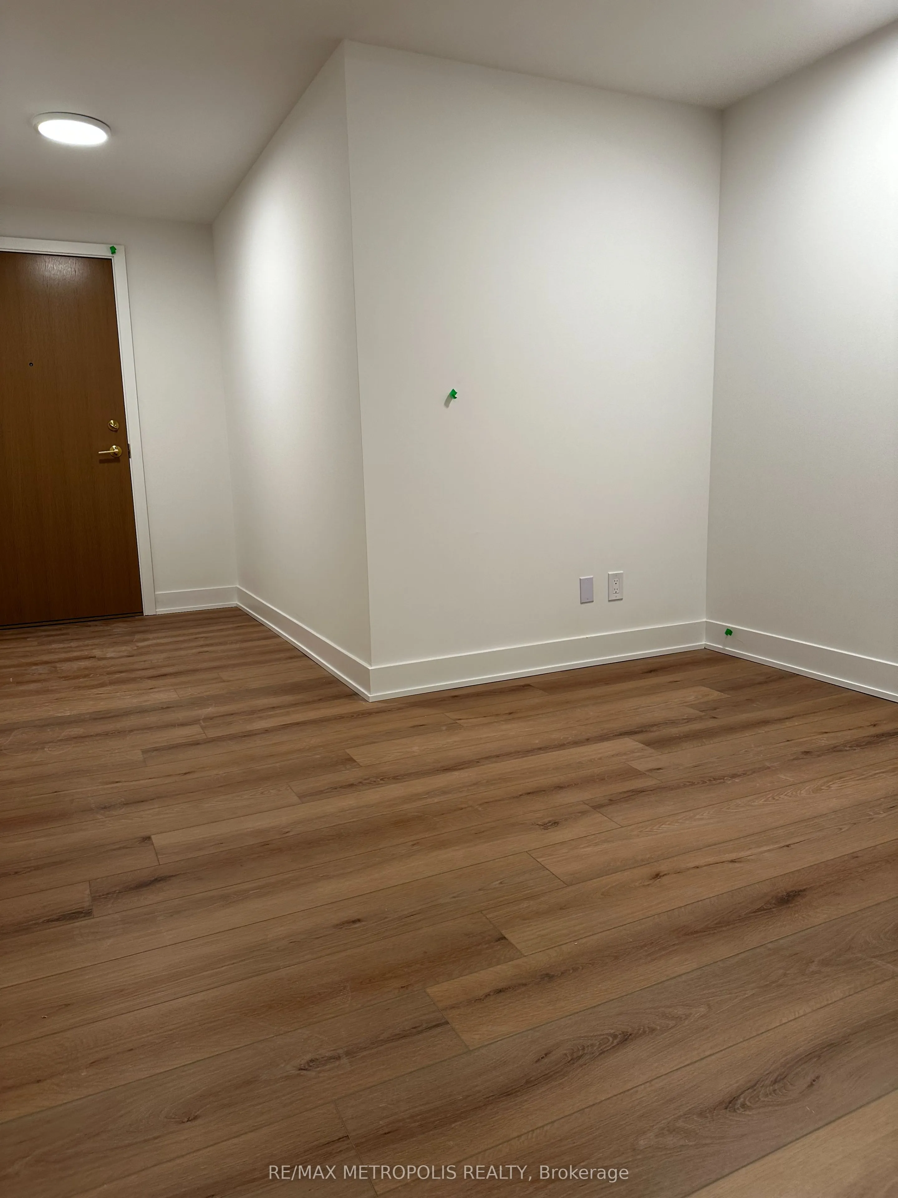 1285 Queen Street E, #406