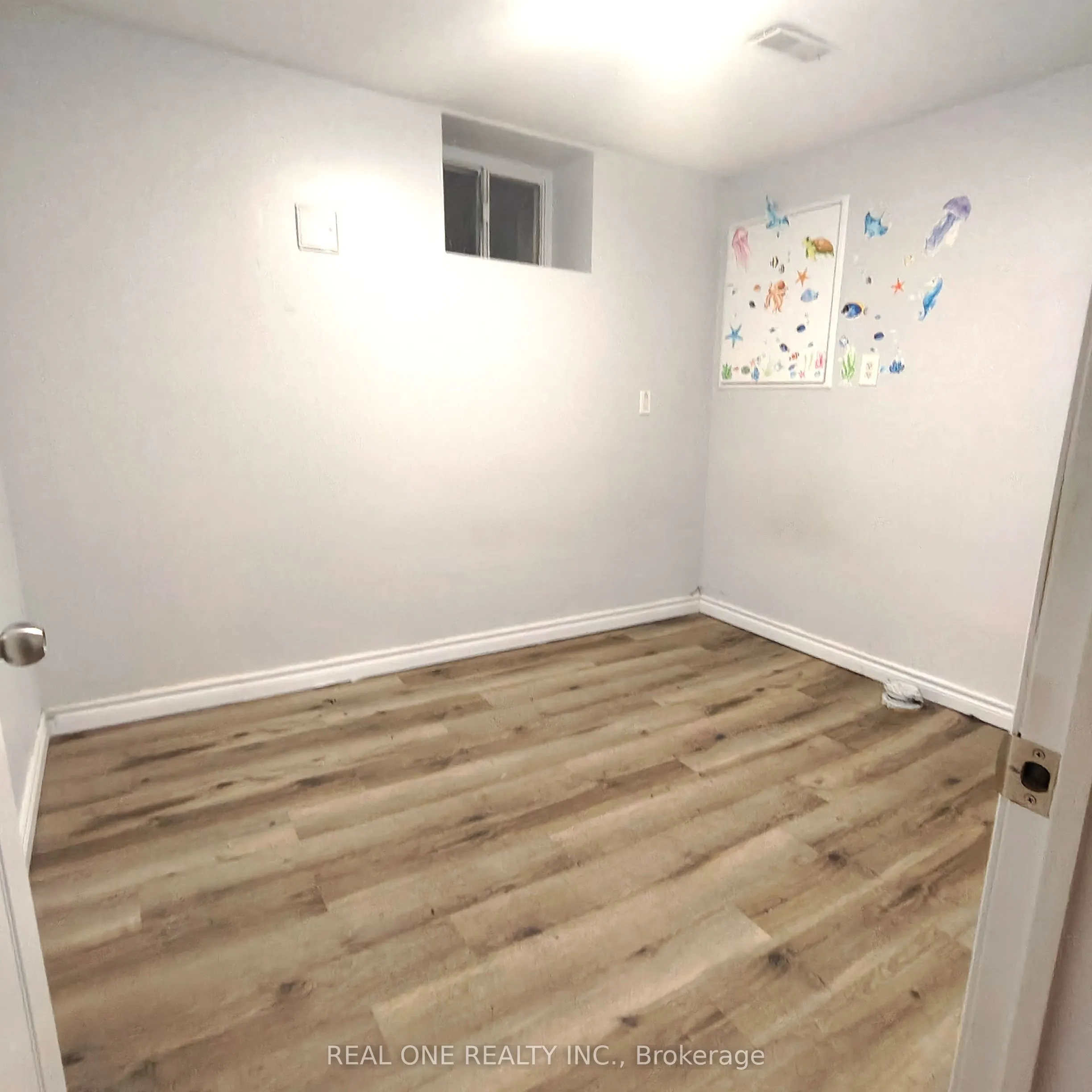 18 Gardens Crescent, #Lower