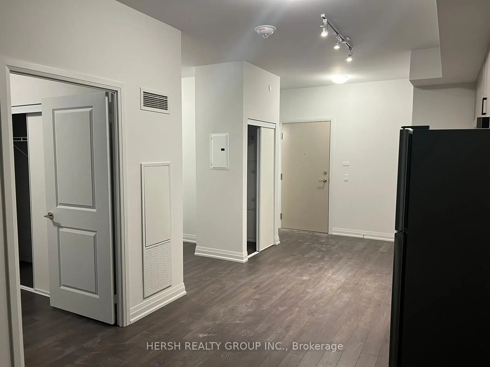 10 Meadowglen Place, #1108