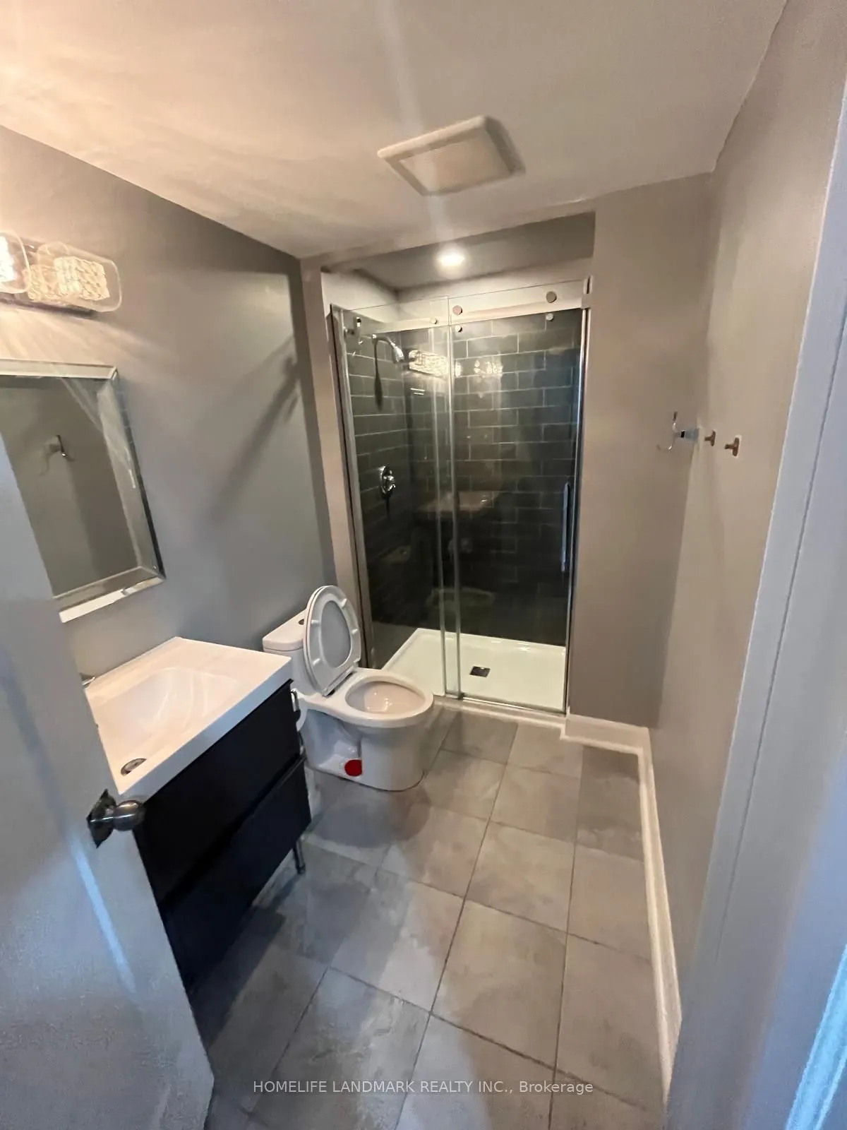 66 woodcock Avenue, #basement