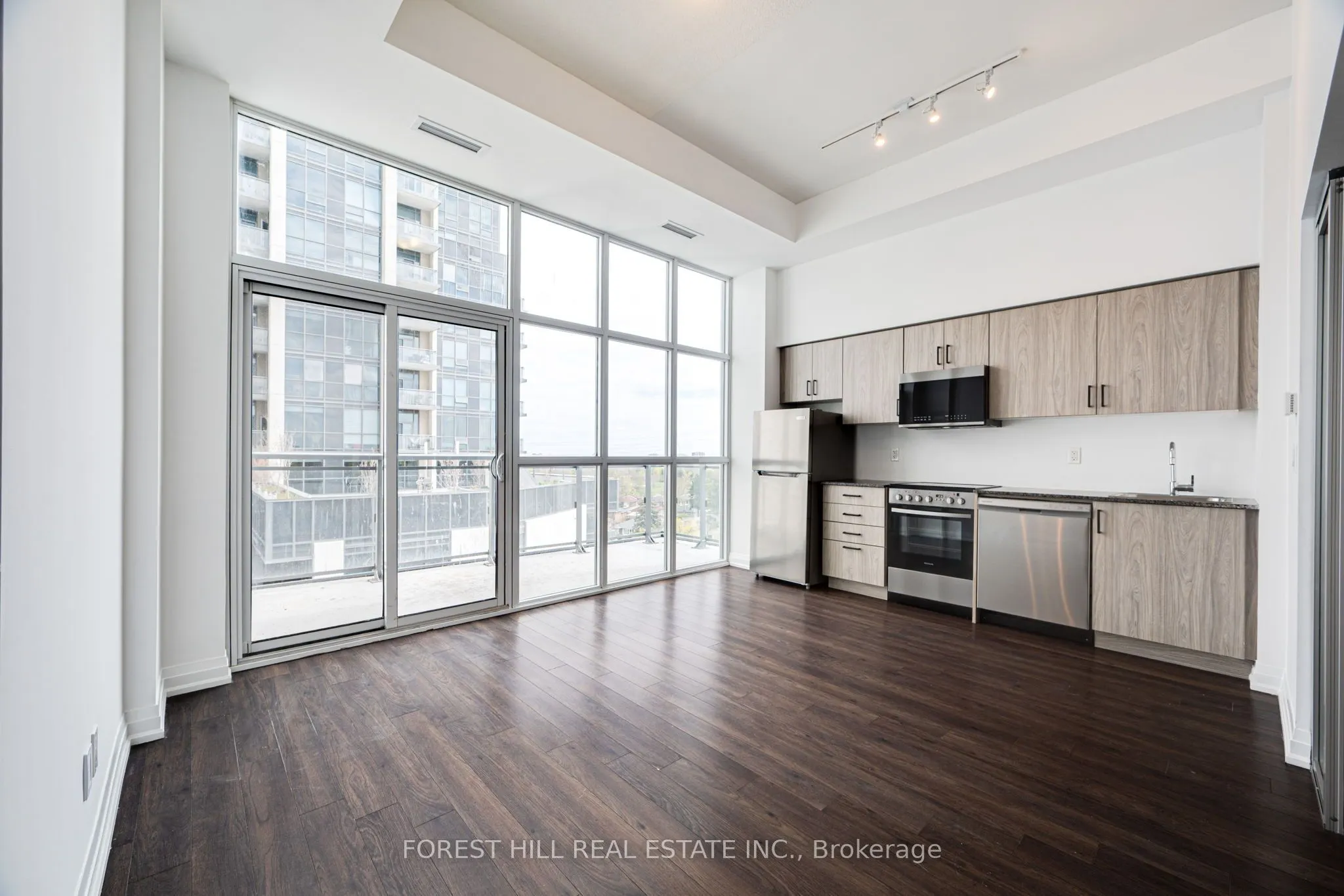 20 Meadowglen Place, #826