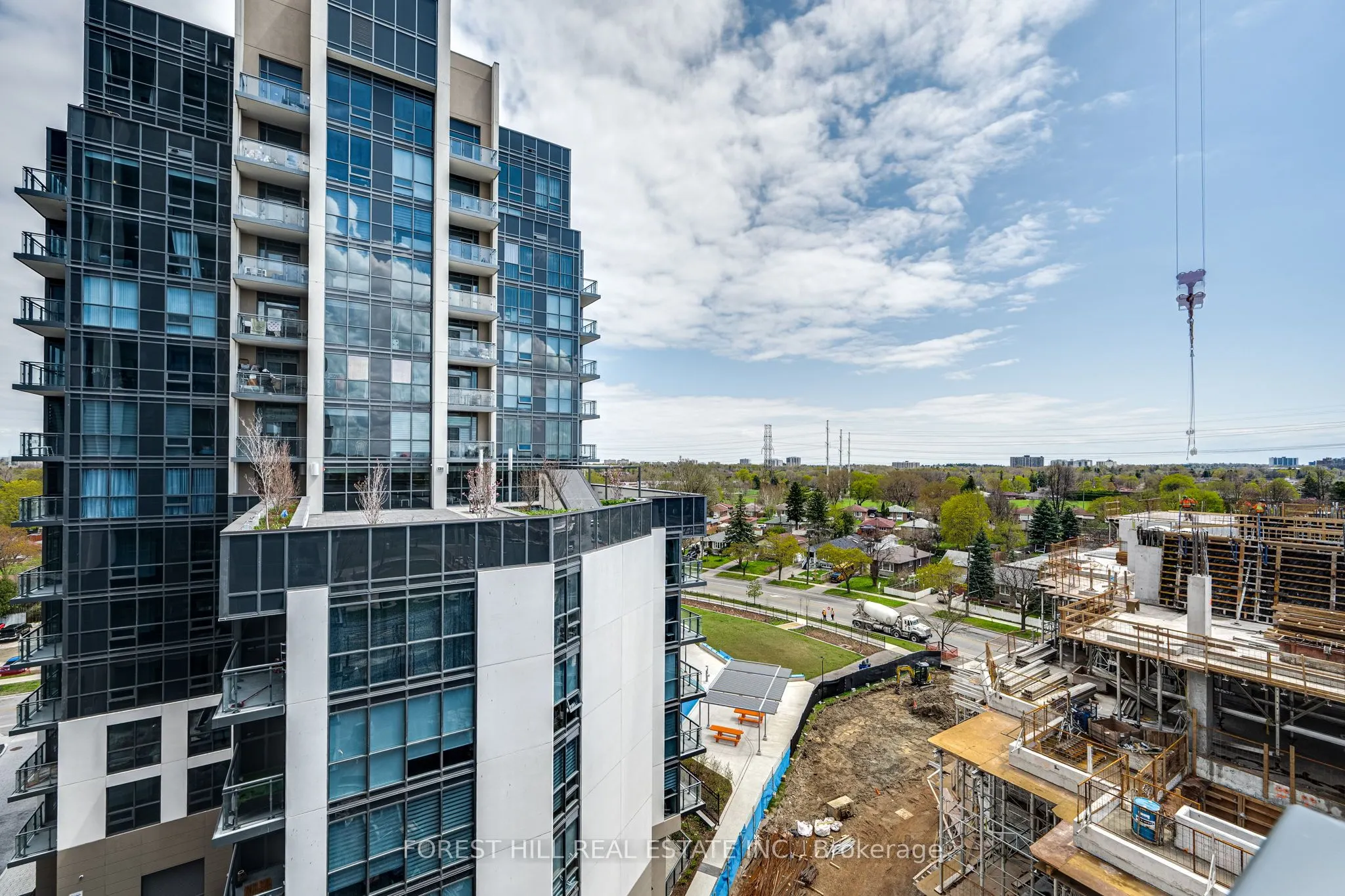 20 Meadowglen Place, #826