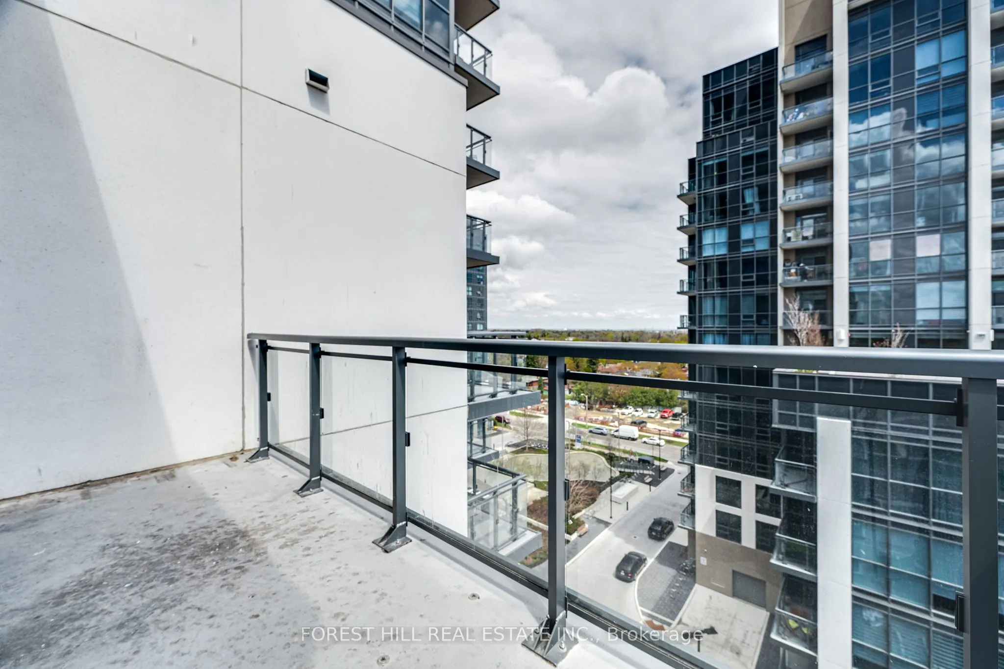 20 Meadowglen Place, #826