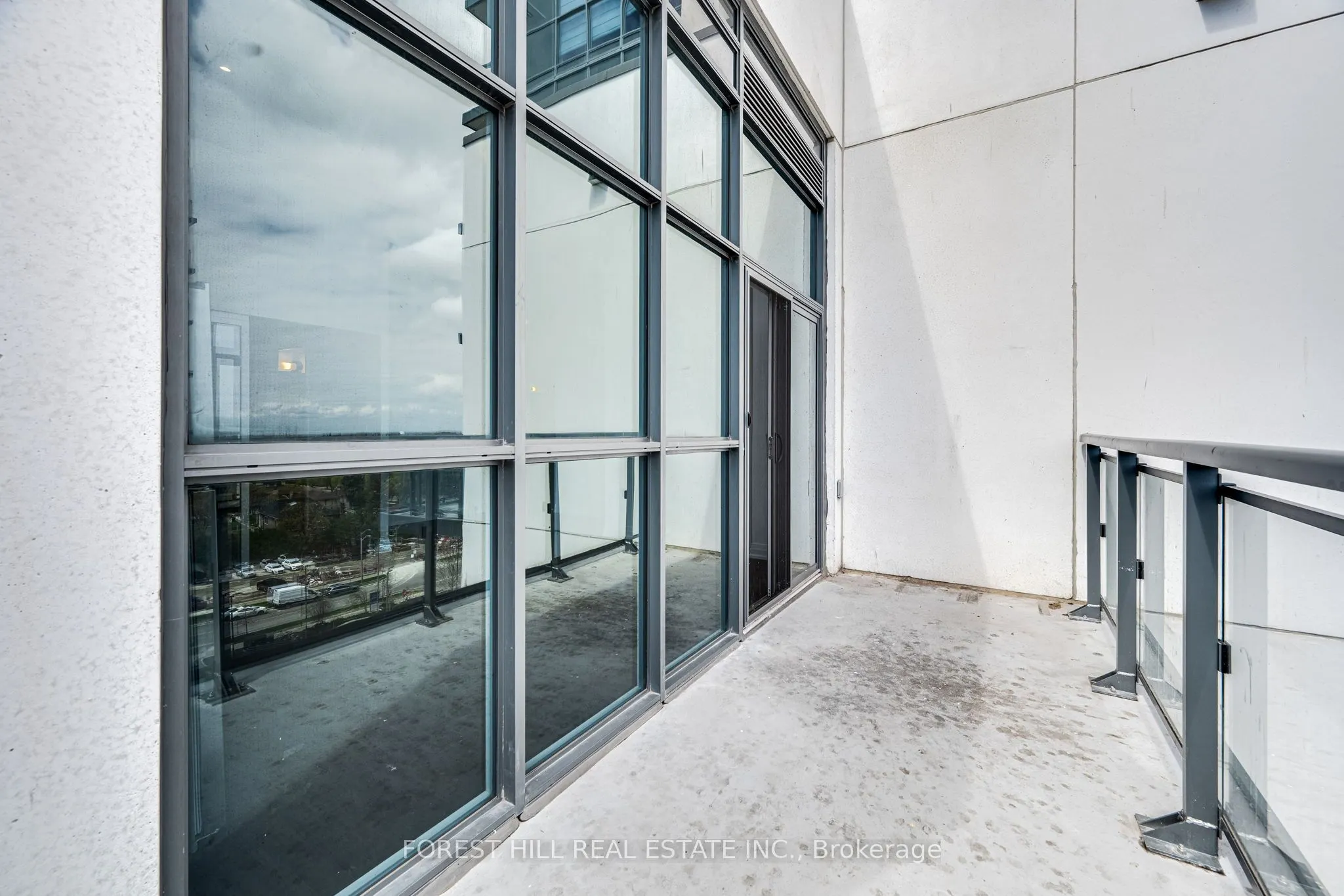 20 Meadowglen Place, #826