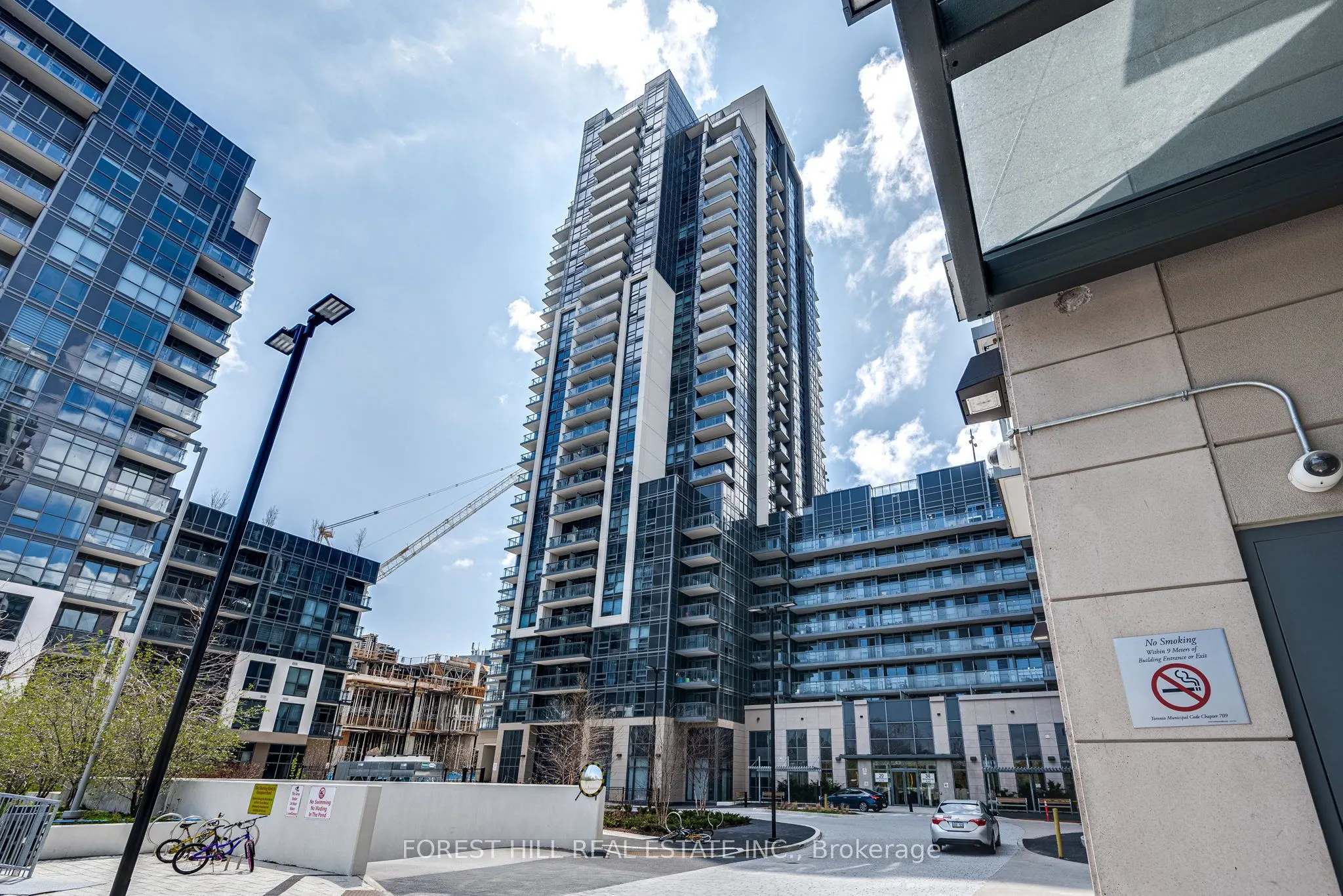 20 Meadowglen Place, #826